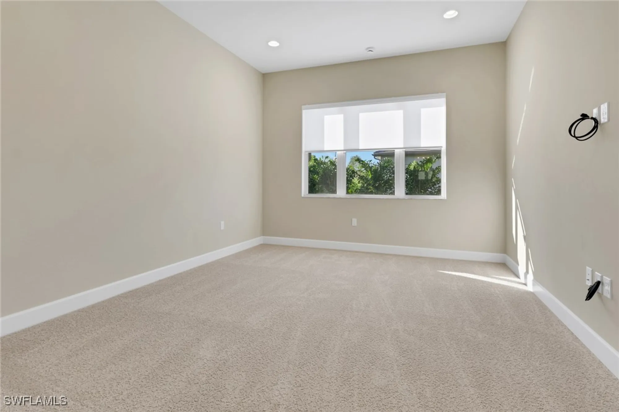 Property Slideshow image 12 of 33 | 2631 durham cir, Naples, FL, 34112