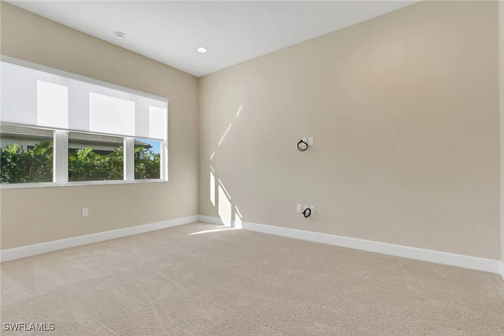 Property Slideshow image 13 of 33 | 2631 durham cir, Naples, FL, 34112