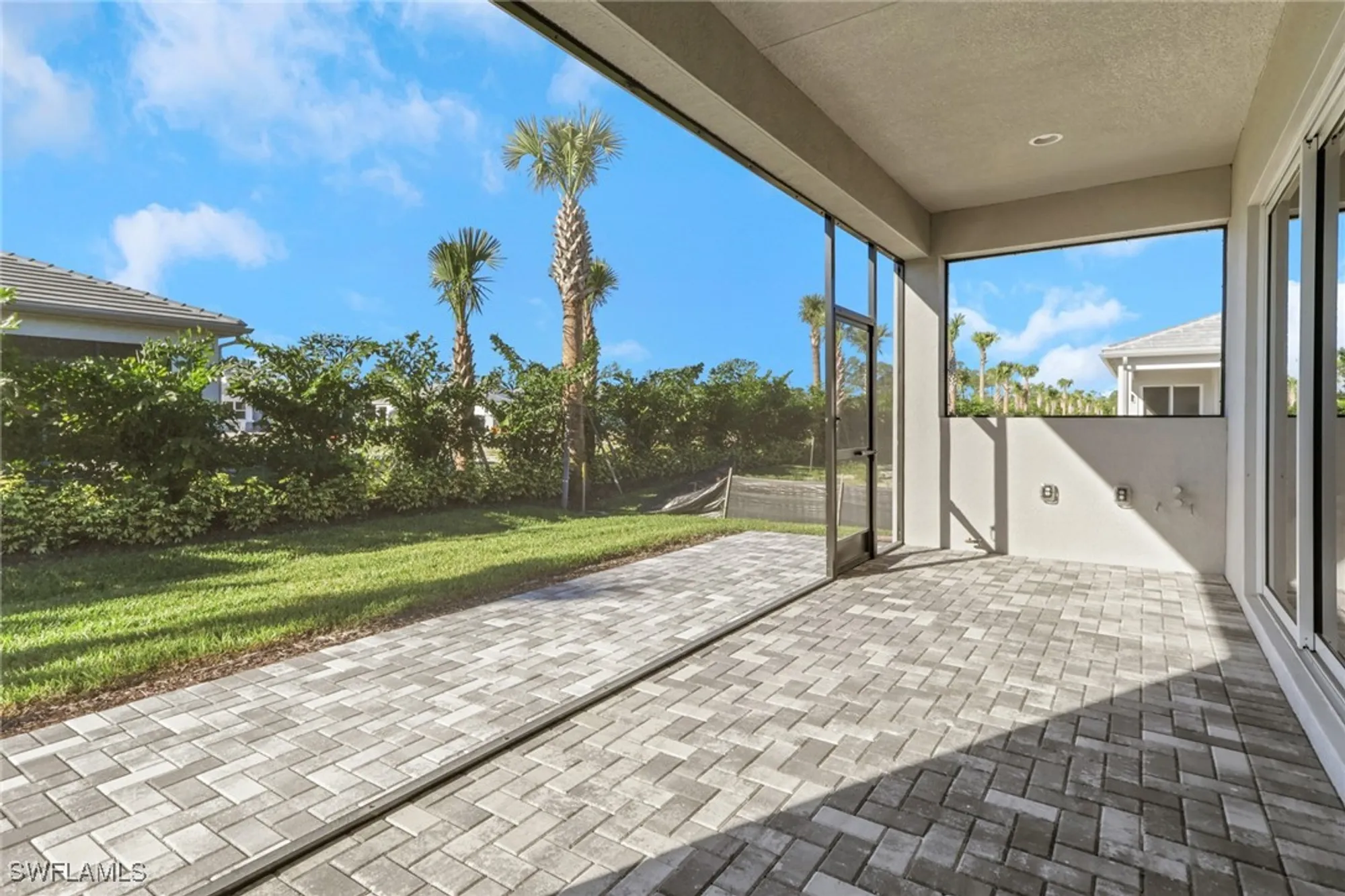 Property Slideshow image 26 of 33 | 2631 durham cir, Naples, FL, 34112