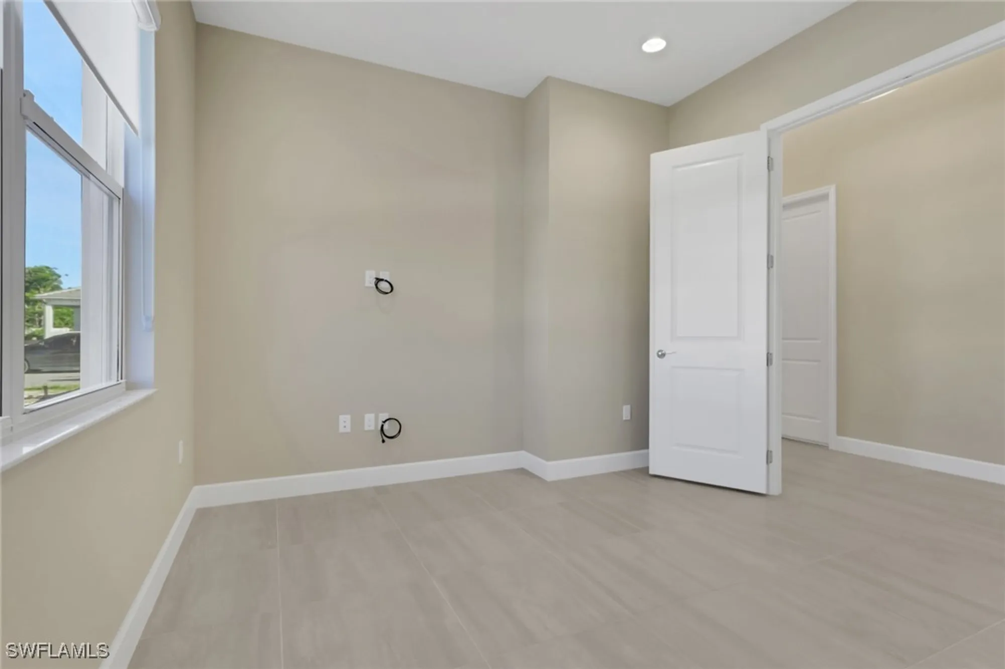 Property Slideshow image 20 of 33 | 2631 durham cir, Naples, FL, 34112