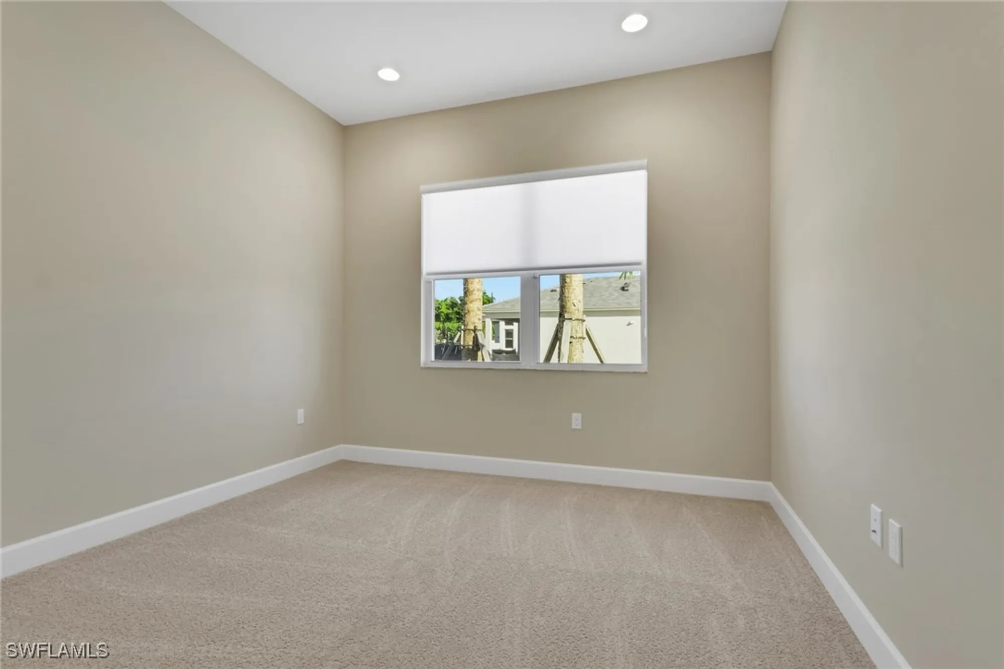 Property Slideshow image 23 of 33 | 2631 durham cir, Naples, FL, 34112