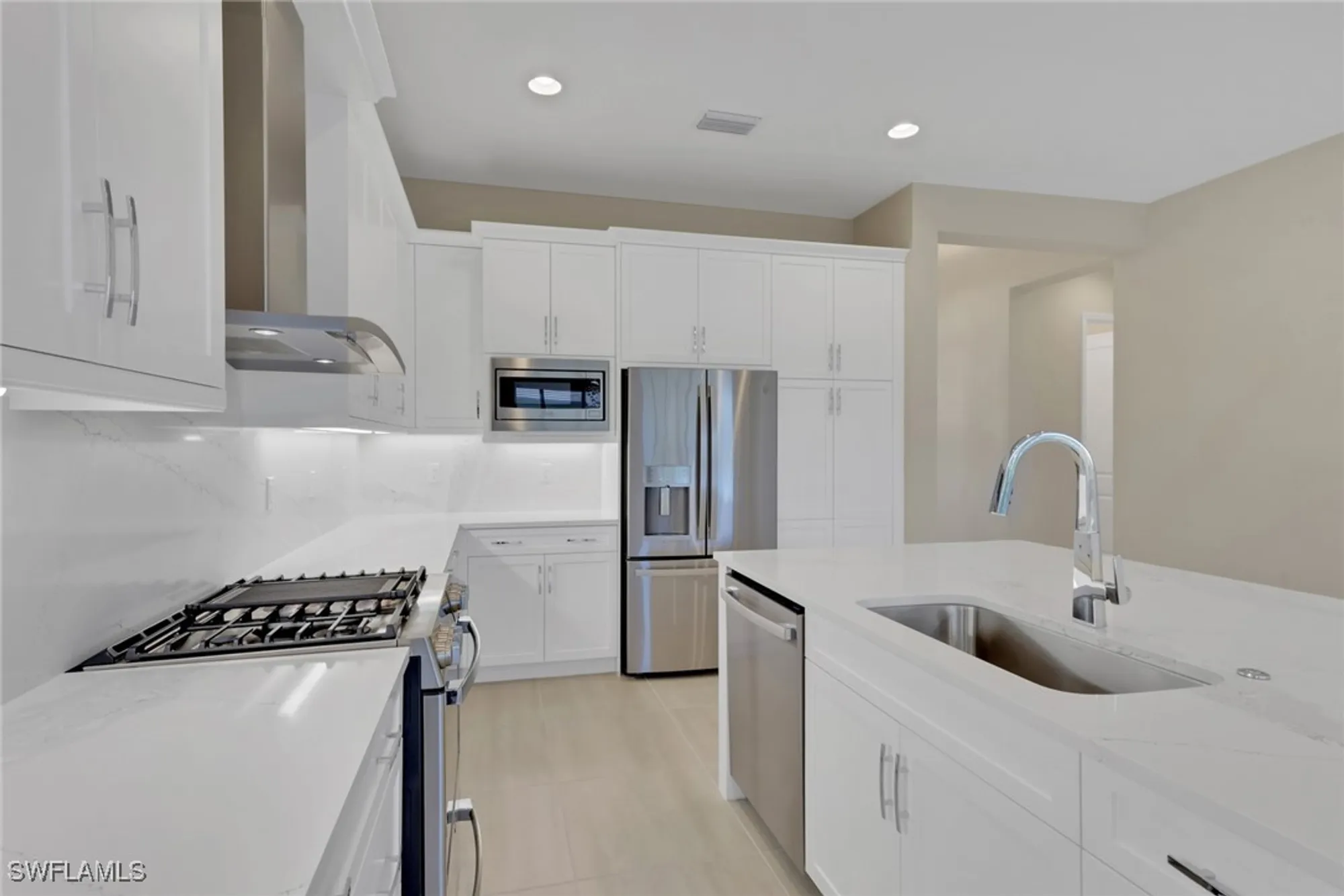 Property Slideshow image 6 of 33 | 2631 durham cir, Naples, FL, 34112