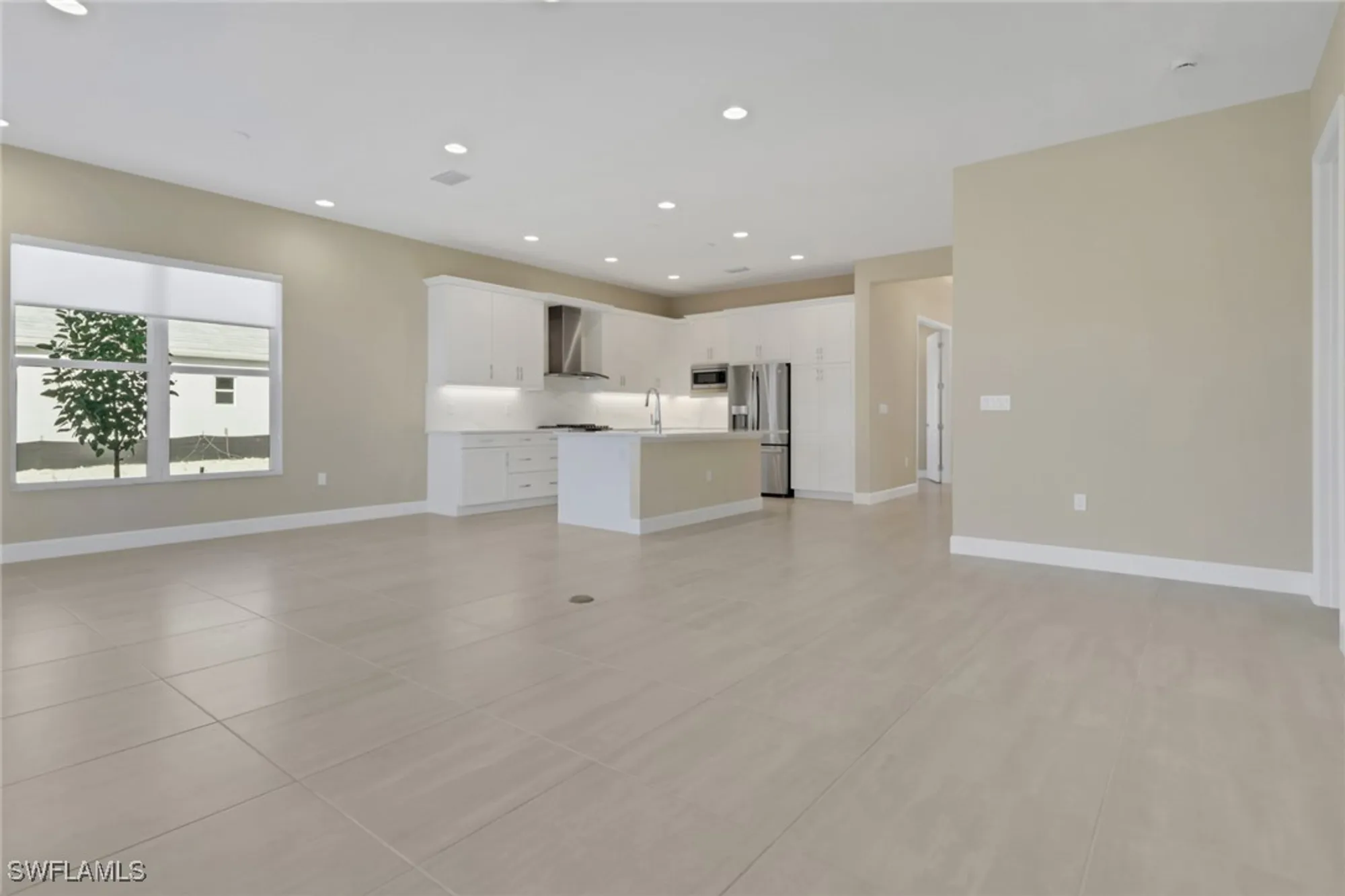 Property Slideshow image 8 of 33 | 2631 durham cir, Naples, FL, 34112