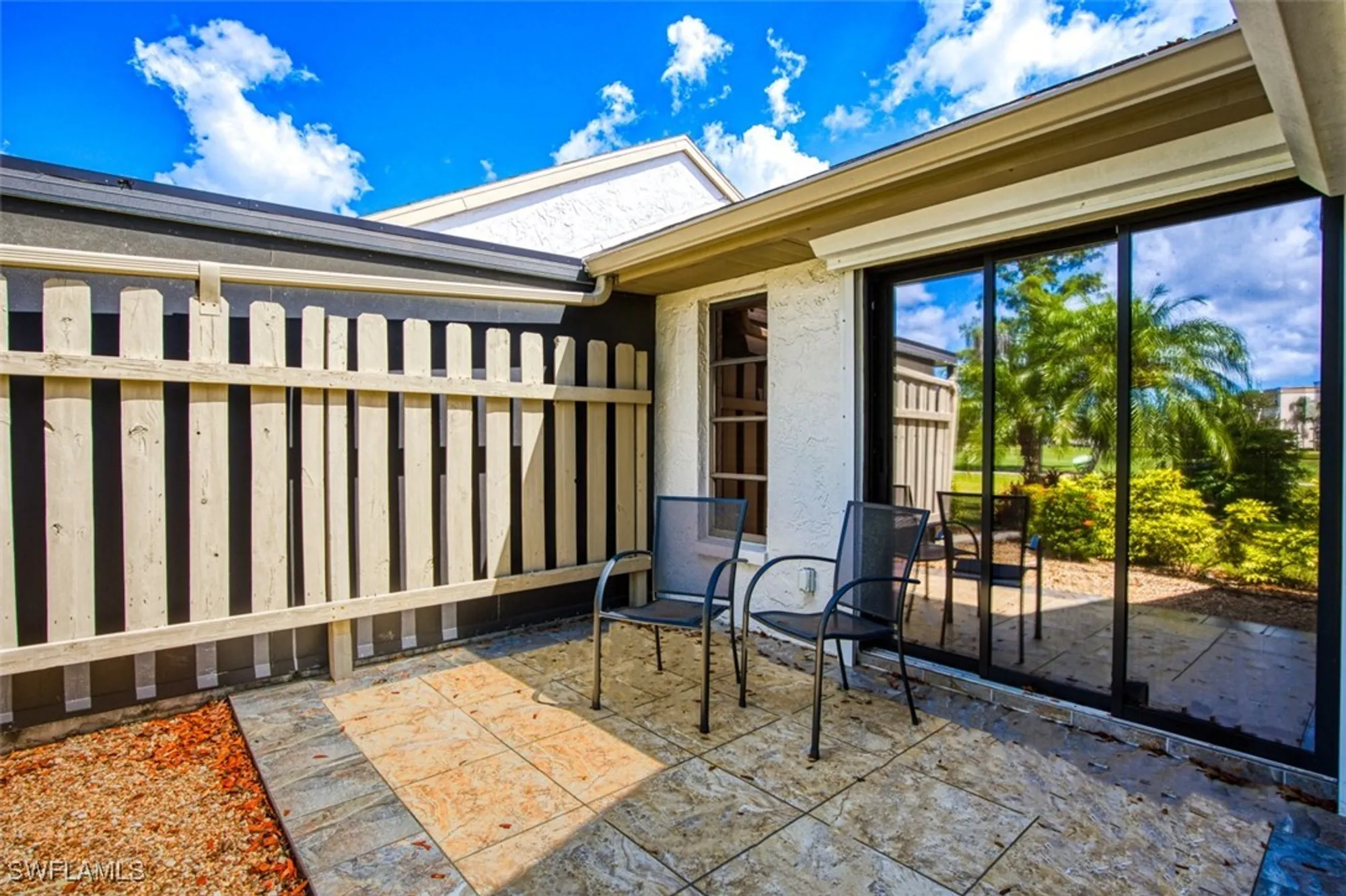 Property Slideshow image 16 of 50 | 1815 pine glade cir, Fort Myers, FL, 33907