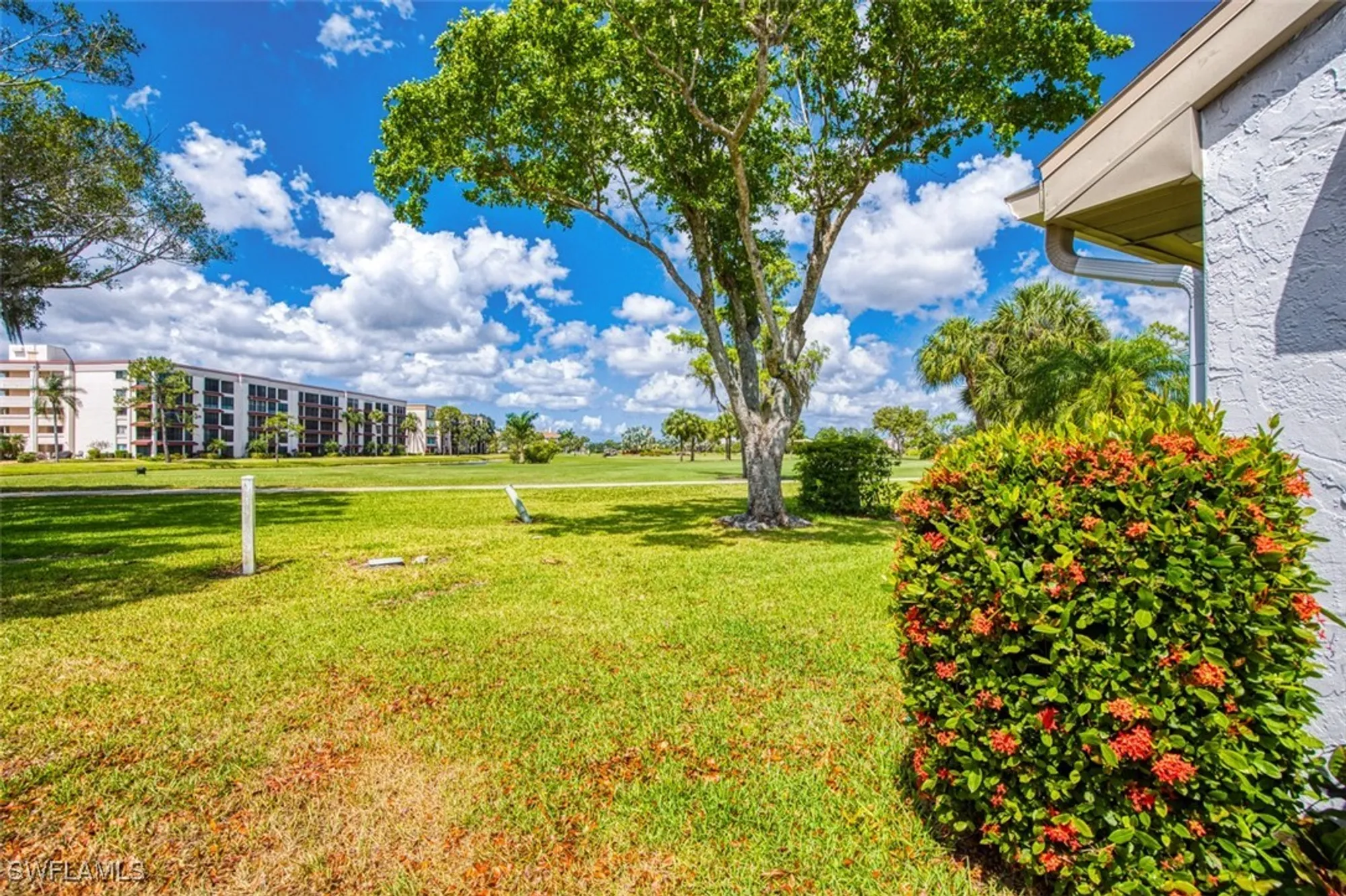 Property Slideshow image 41 of 50 | 1815 pine glade cir, Fort Myers, FL, 33907