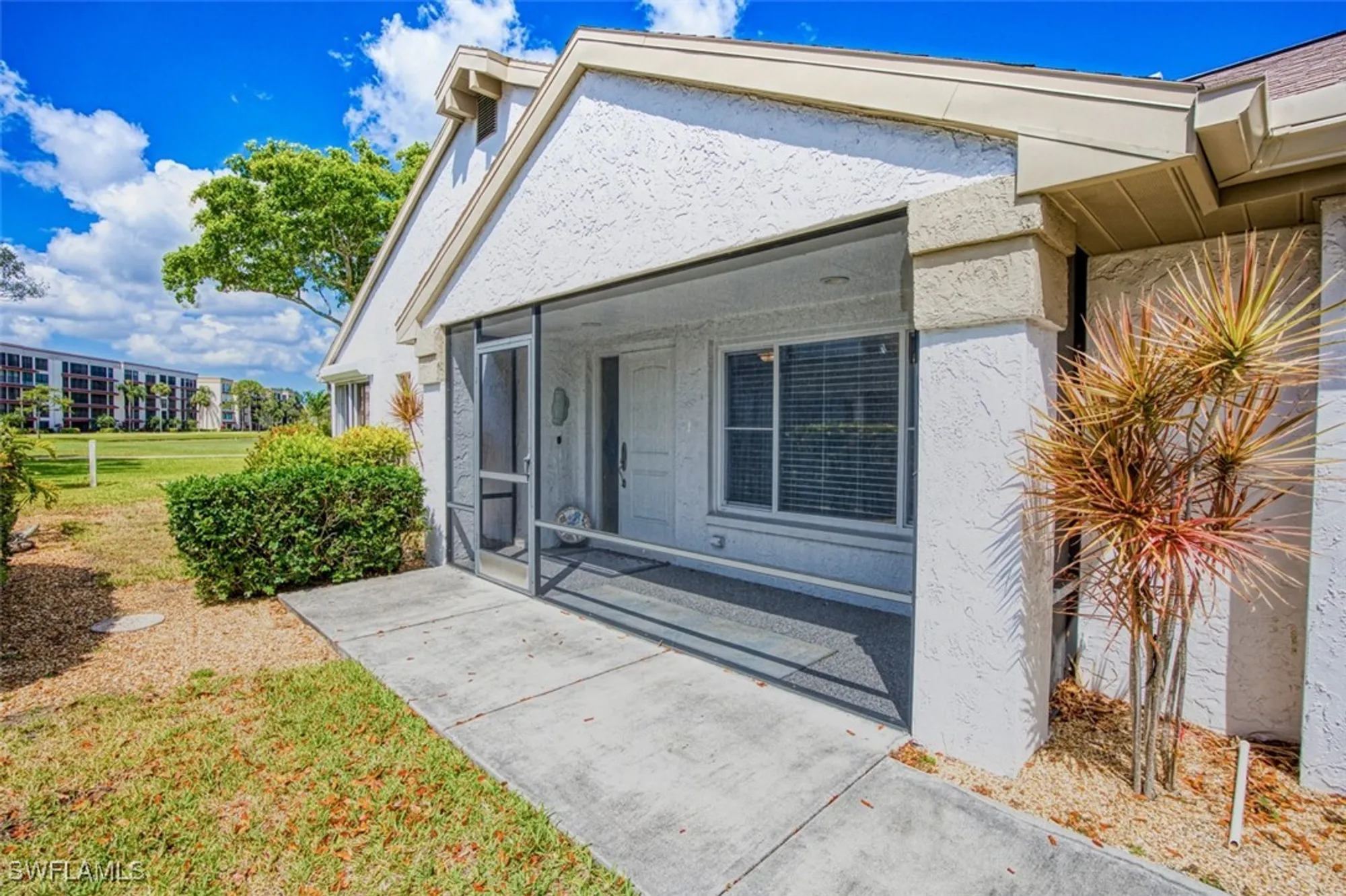 Property Slideshow image 8 of 50 | 1815 pine glade cir, Fort Myers, FL, 33907