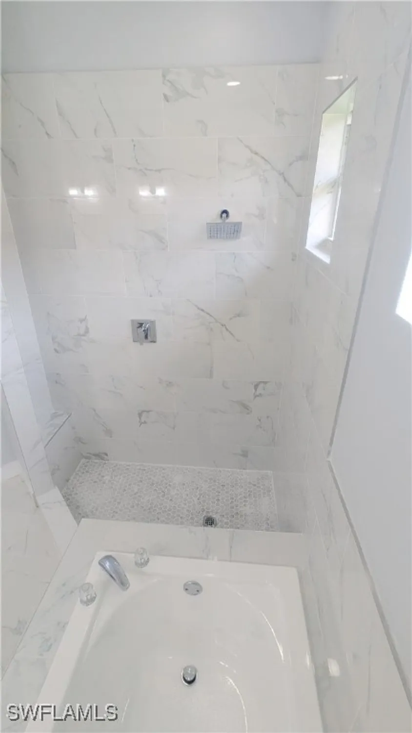 Property Slideshow image 34 of 50 | 6733 bent grass dr, Naples, FL, 34113