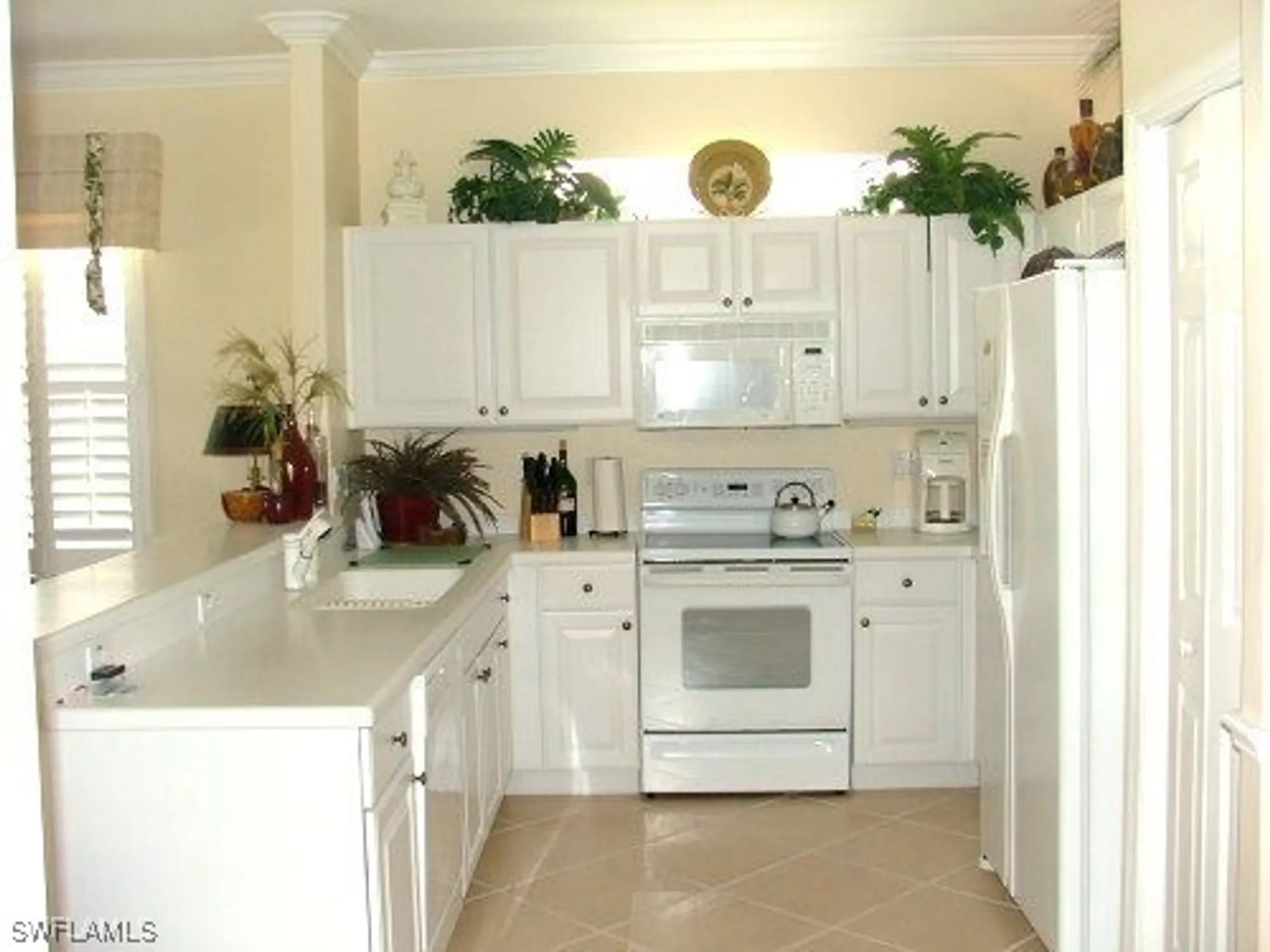 Property Slideshow image 10 of 14 | 8433 langshire way, Fort Myers, FL, 33912