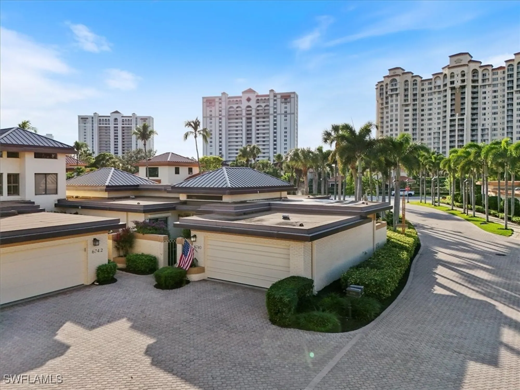 Property Slideshow image 6 of 48 | 6740 pelican bay blvd, Naples, FL, 34108