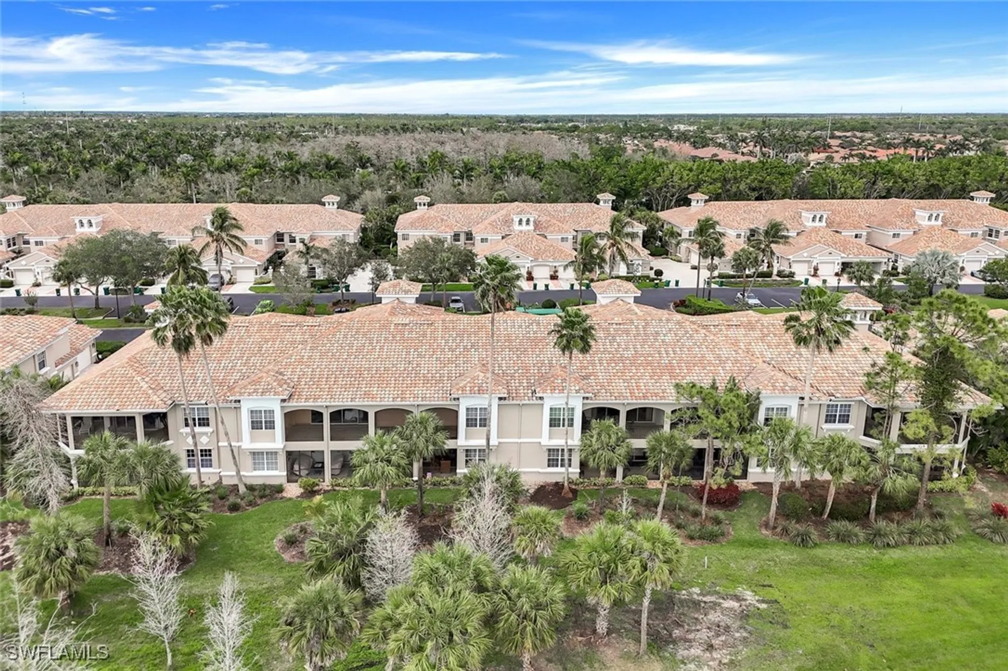 Property Slideshow image 32 of 49 | 3970 deer crossing ct 106, Naples, FL, 34114