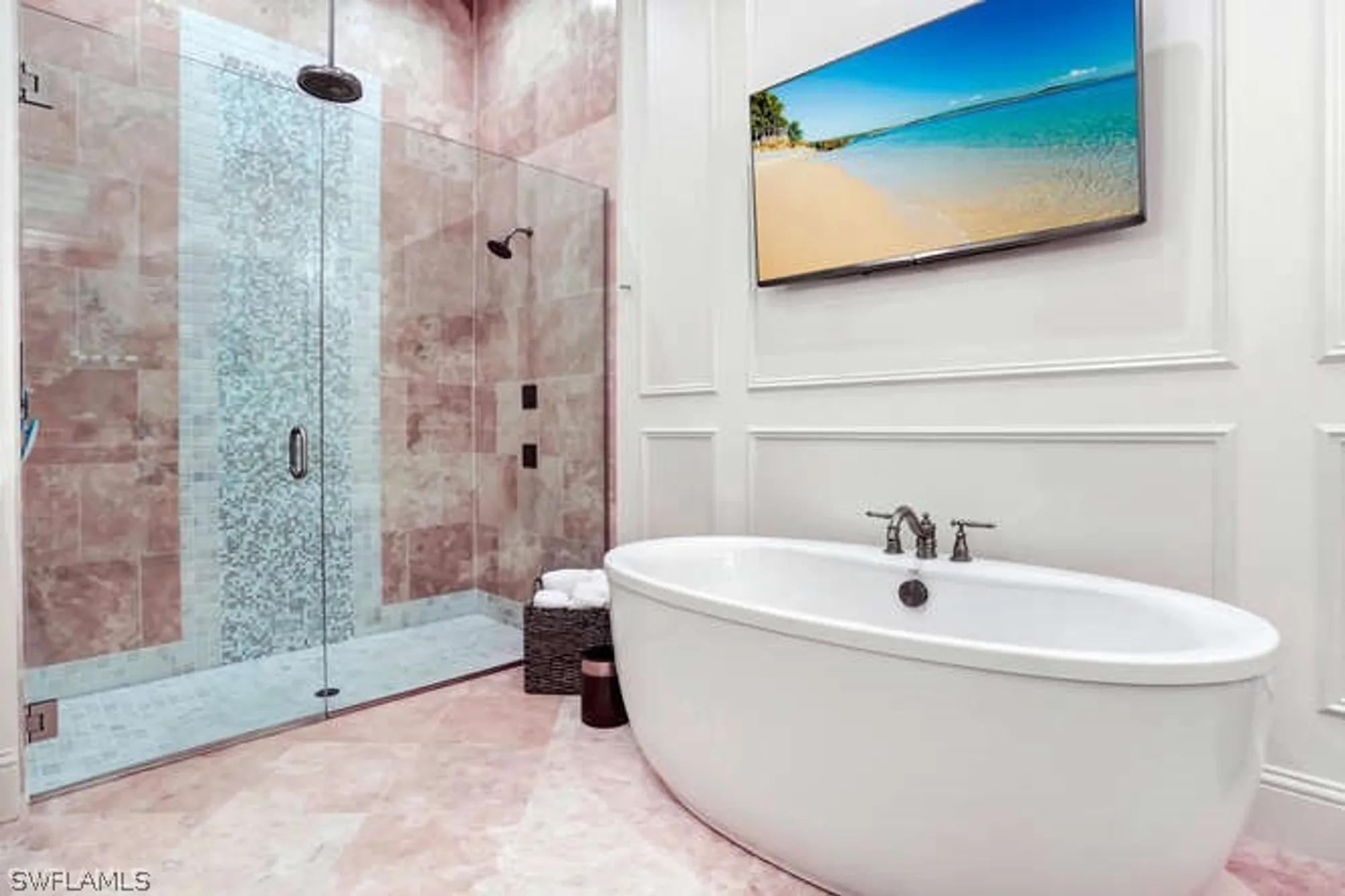 Property Slideshow image 13 of 20 | 595 regatta rd, Naples, FL, 34103