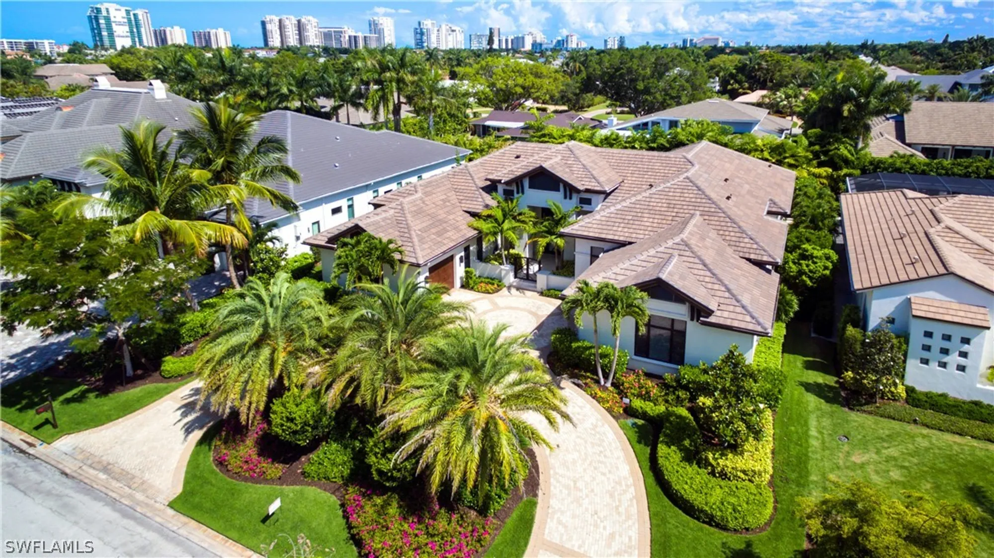 Property Slideshow image 2 of 20 | 595 regatta rd, Naples, FL, 34103