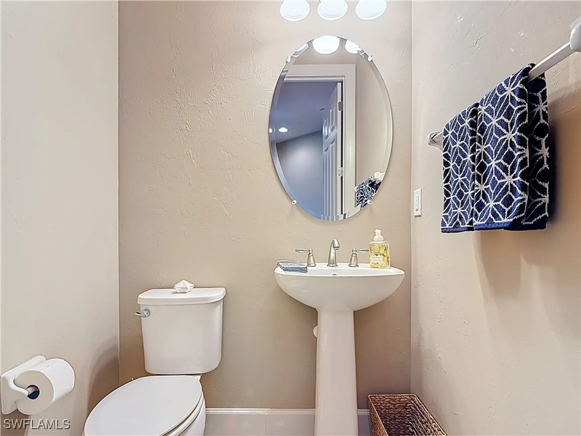 Property Slideshow image 19 of 46 | 10271 glastonbury cir 202, Fort Myers, FL, 33913