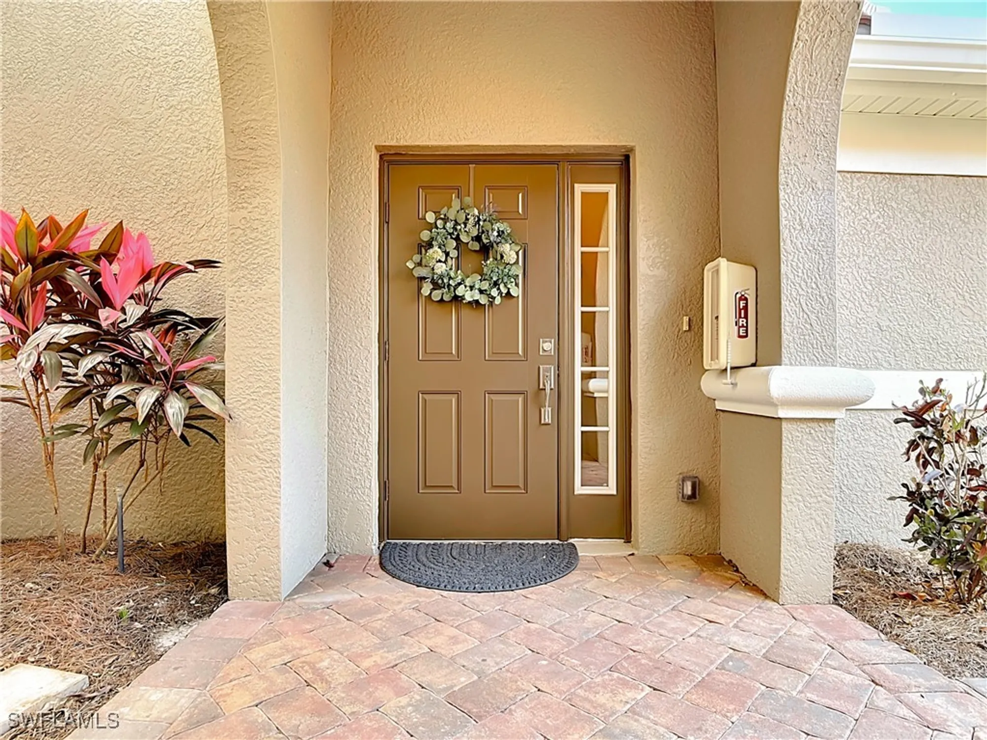 Property Slideshow image 5 of 46 | 10271 glastonbury cir 202, Fort Myers, FL, 33913