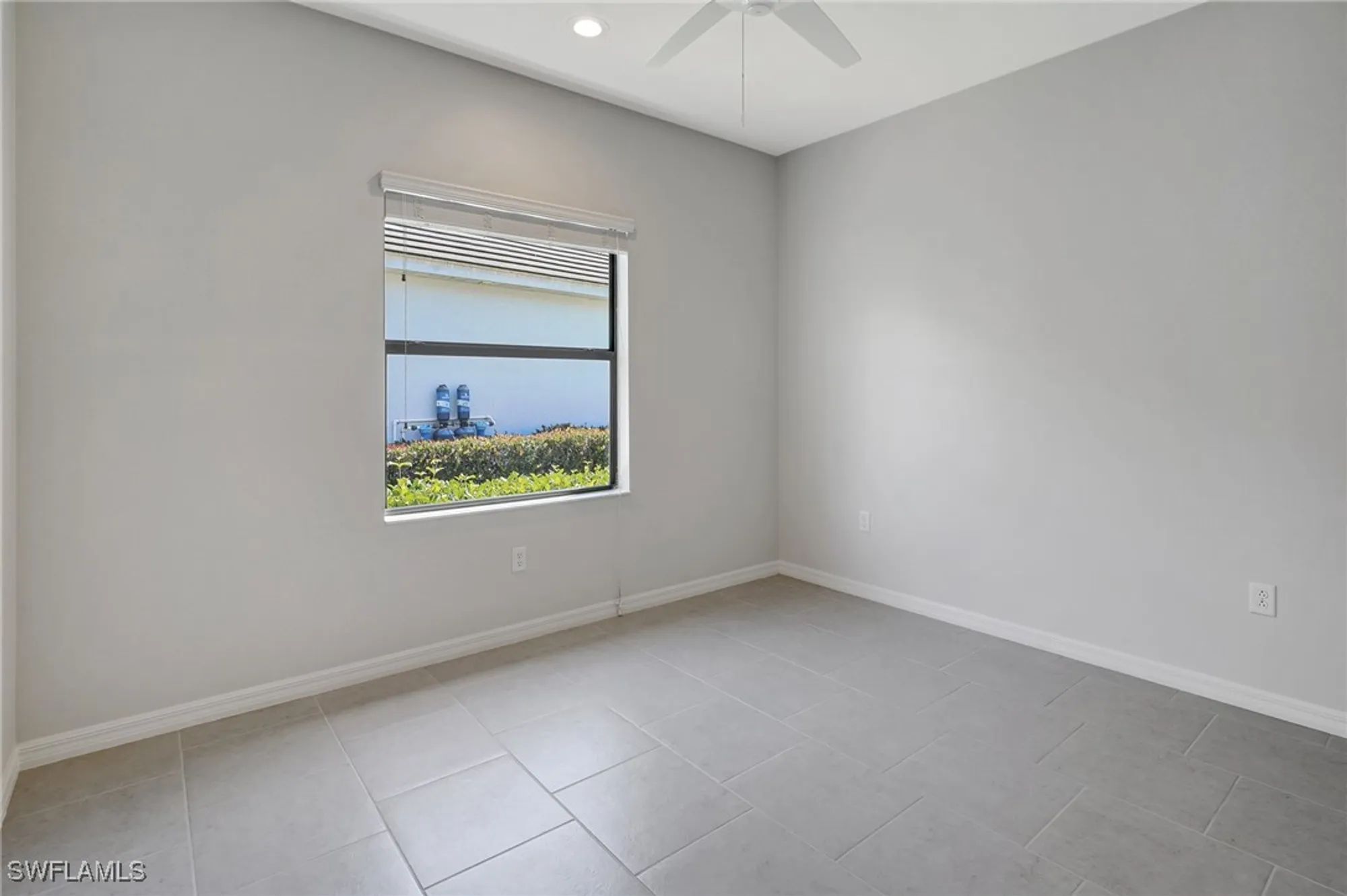 Property Slideshow image 30 of 49 | 2967 amblewind dr, Fort Myers, FL, 33905