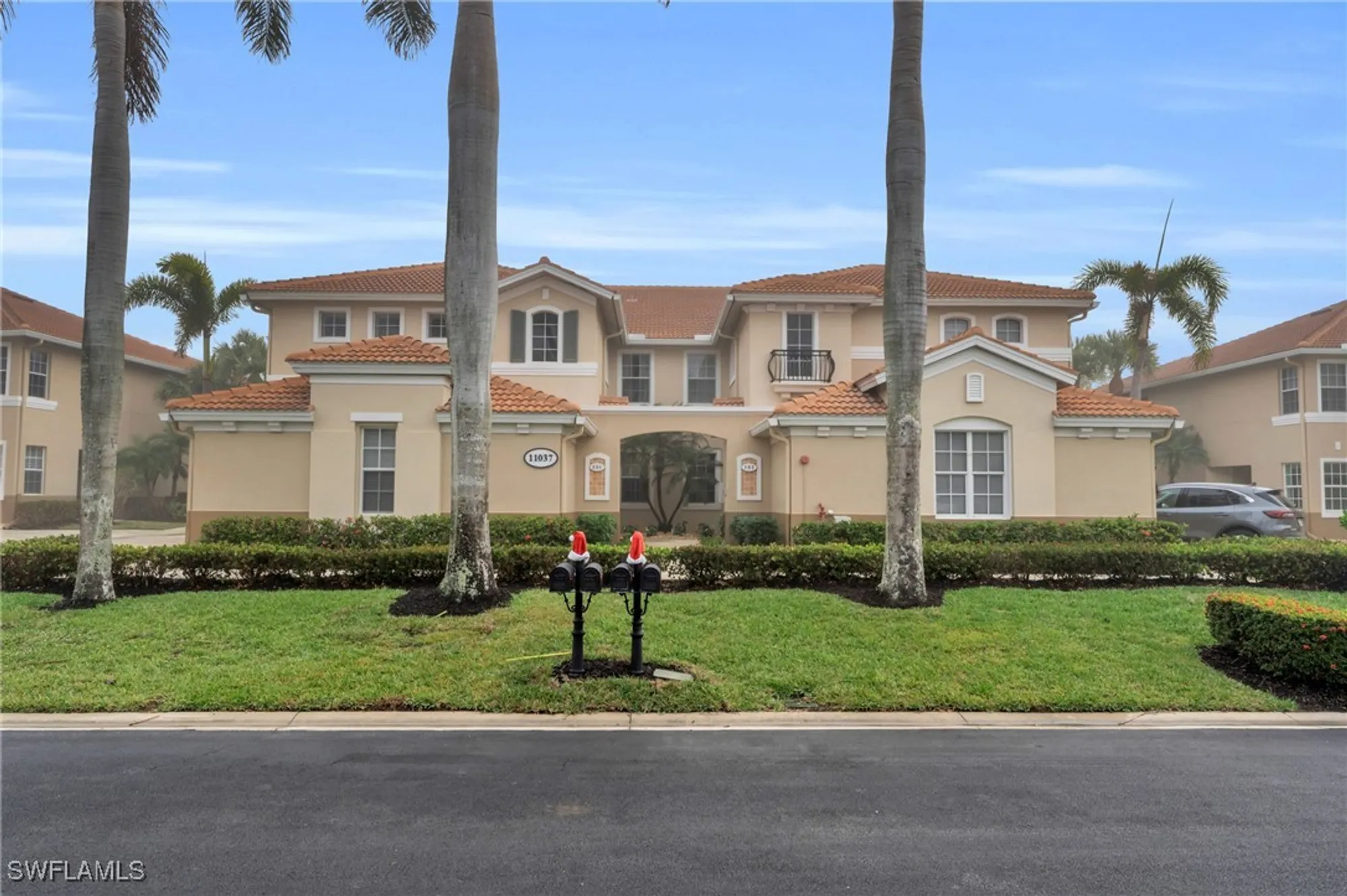 Property Slideshow image 1 of 40 | 11037 harbour yacht ct unit 201, Fort Myers, FL, 33908