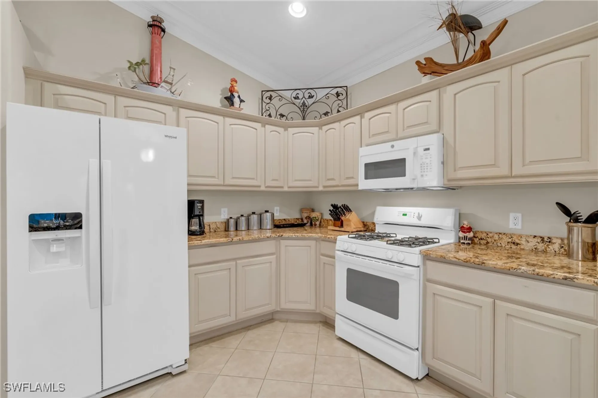 Property Slideshow image 13 of 40 | 11037 harbour yacht ct unit 201, Fort Myers, FL, 33908