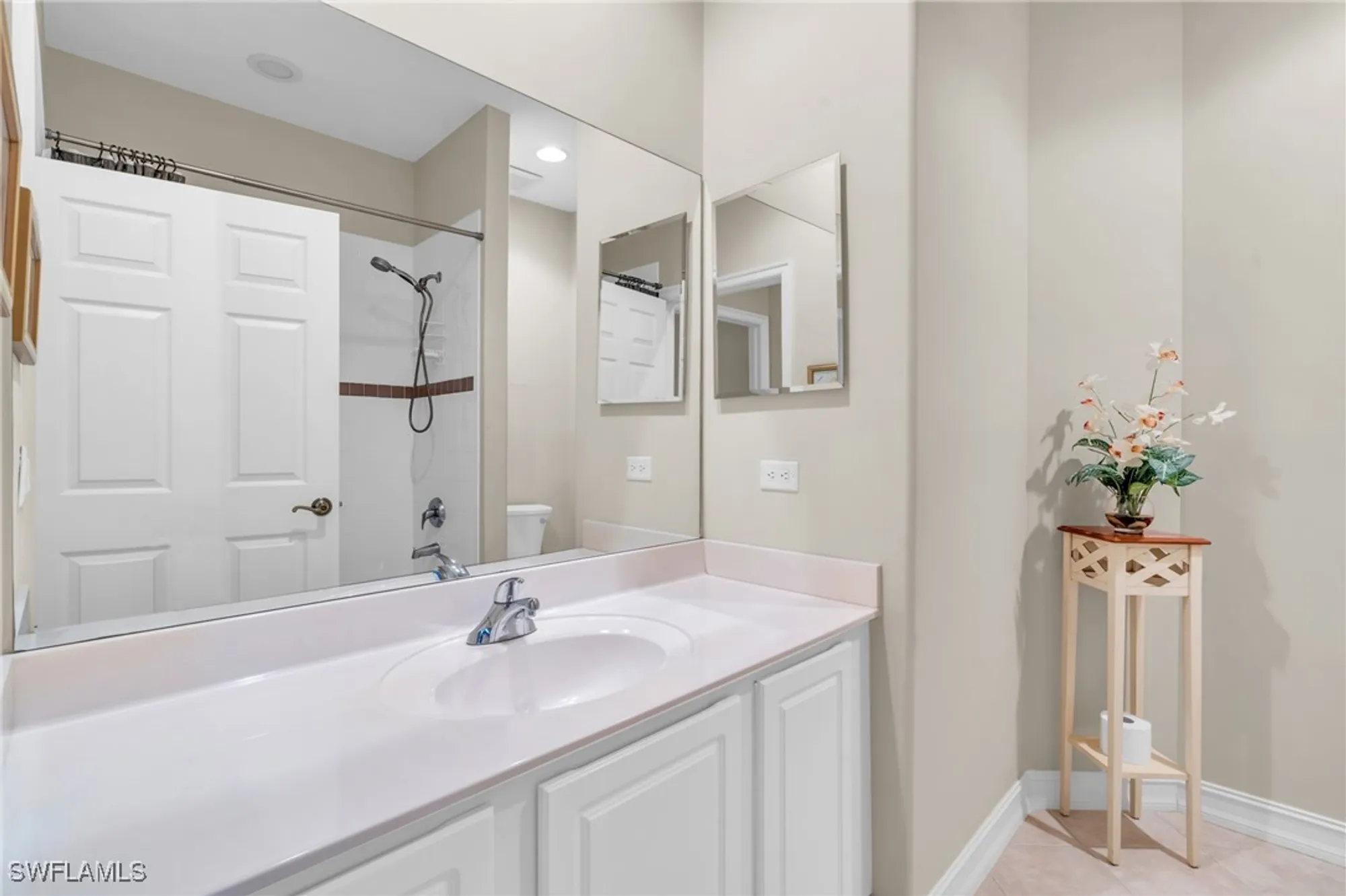 Property Slideshow image 26 of 40 | 11037 harbour yacht ct unit 201, Fort Myers, FL, 33908