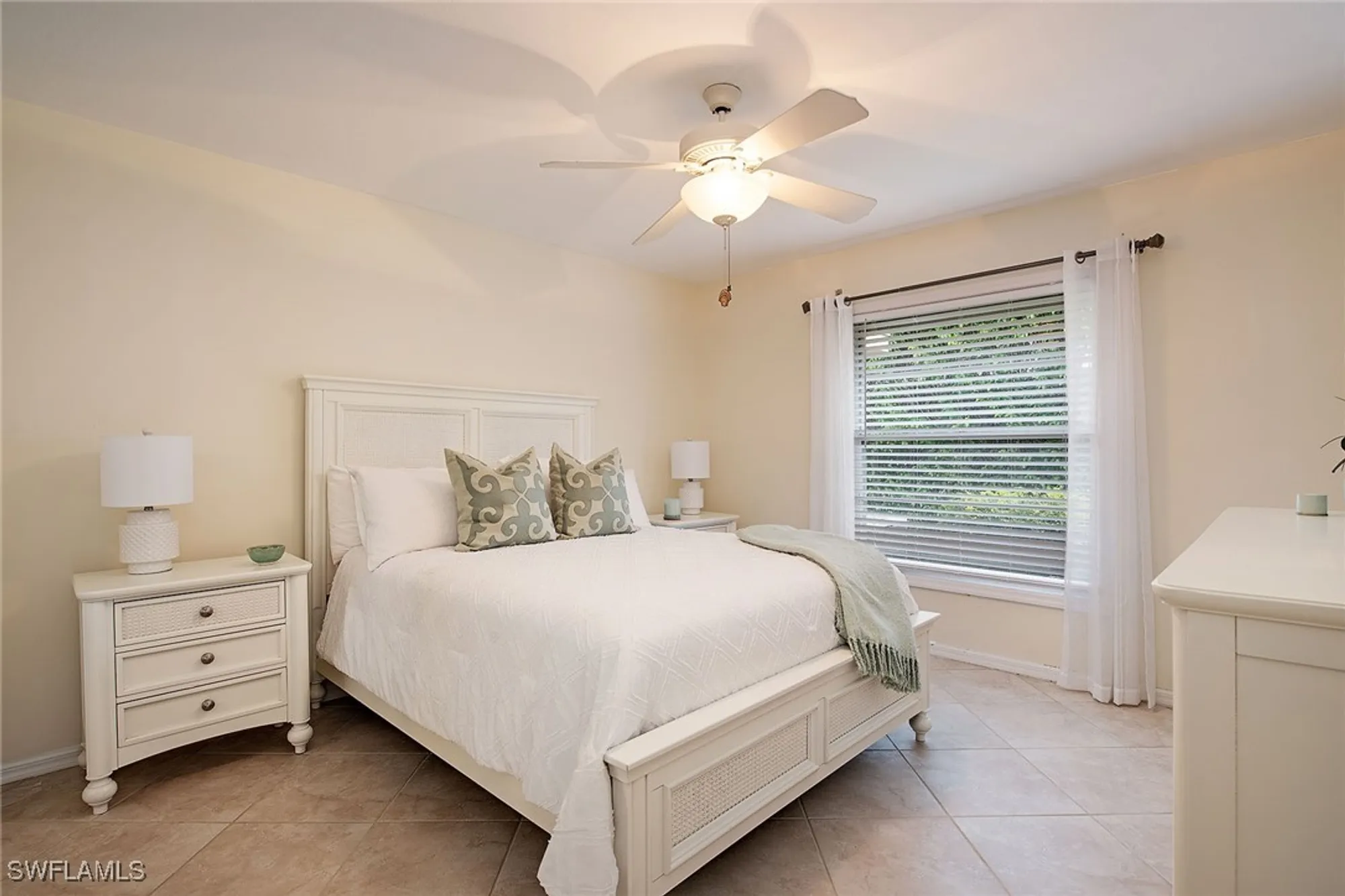 Property Slideshow image 12 of 15 | 702 willowwood ln, Naples, FL, 34108