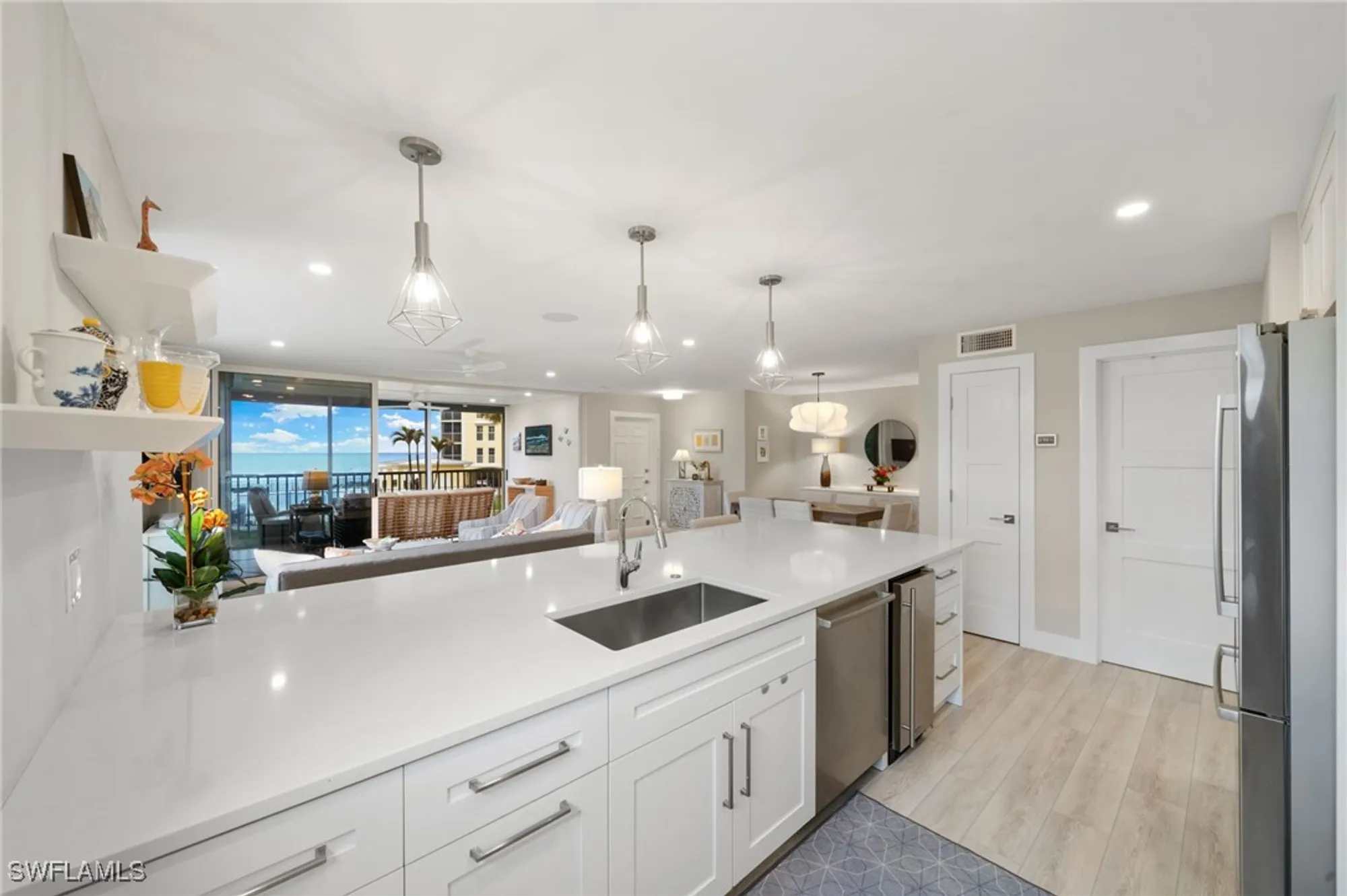 Property Slideshow image 12 of 41 | 3483 gulf shore blvd 106, Naples, FL, 34103