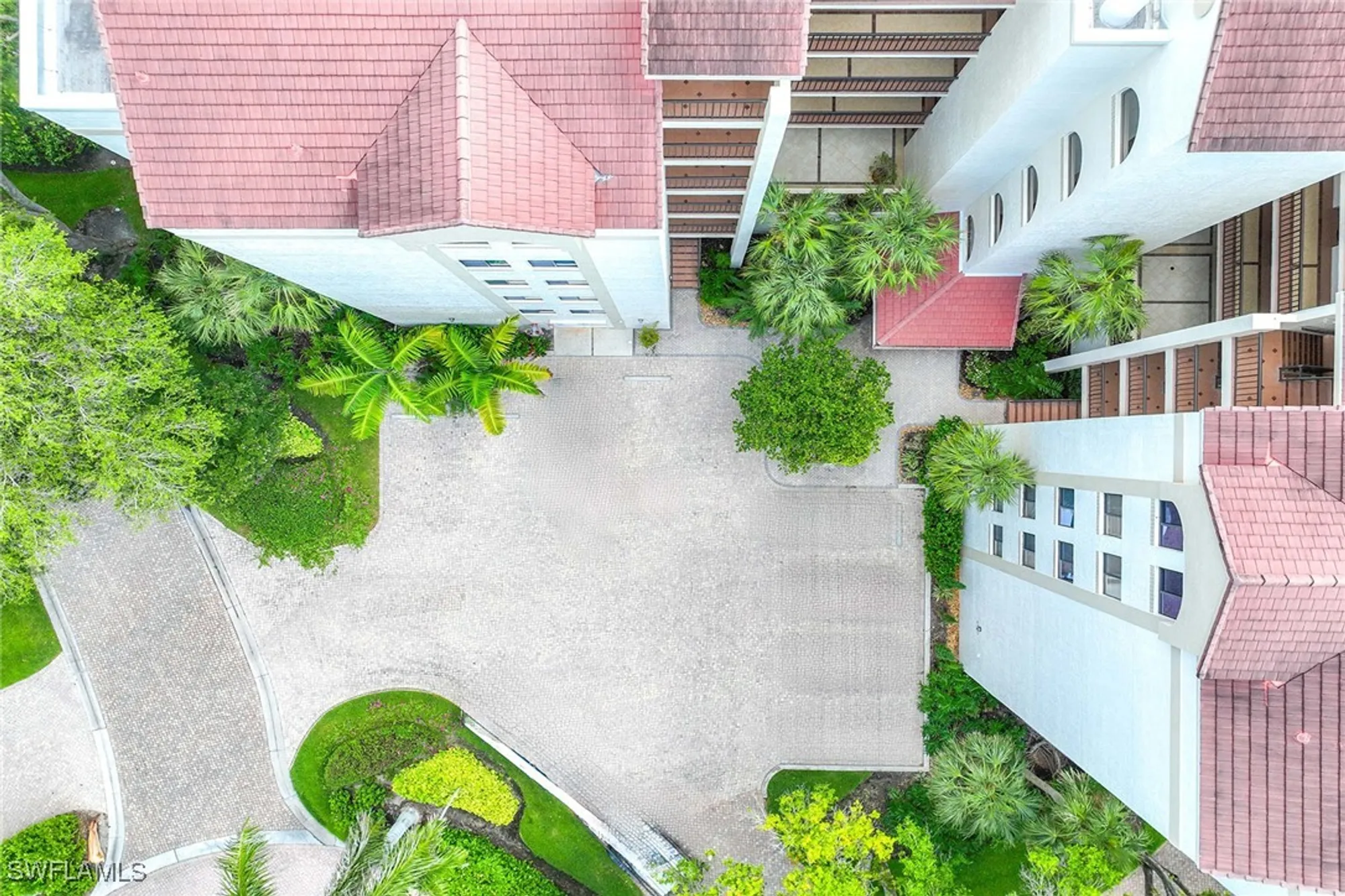 Property Slideshow image 8 of 49 | 6500 valen way # a402, Naples, FL, 34108