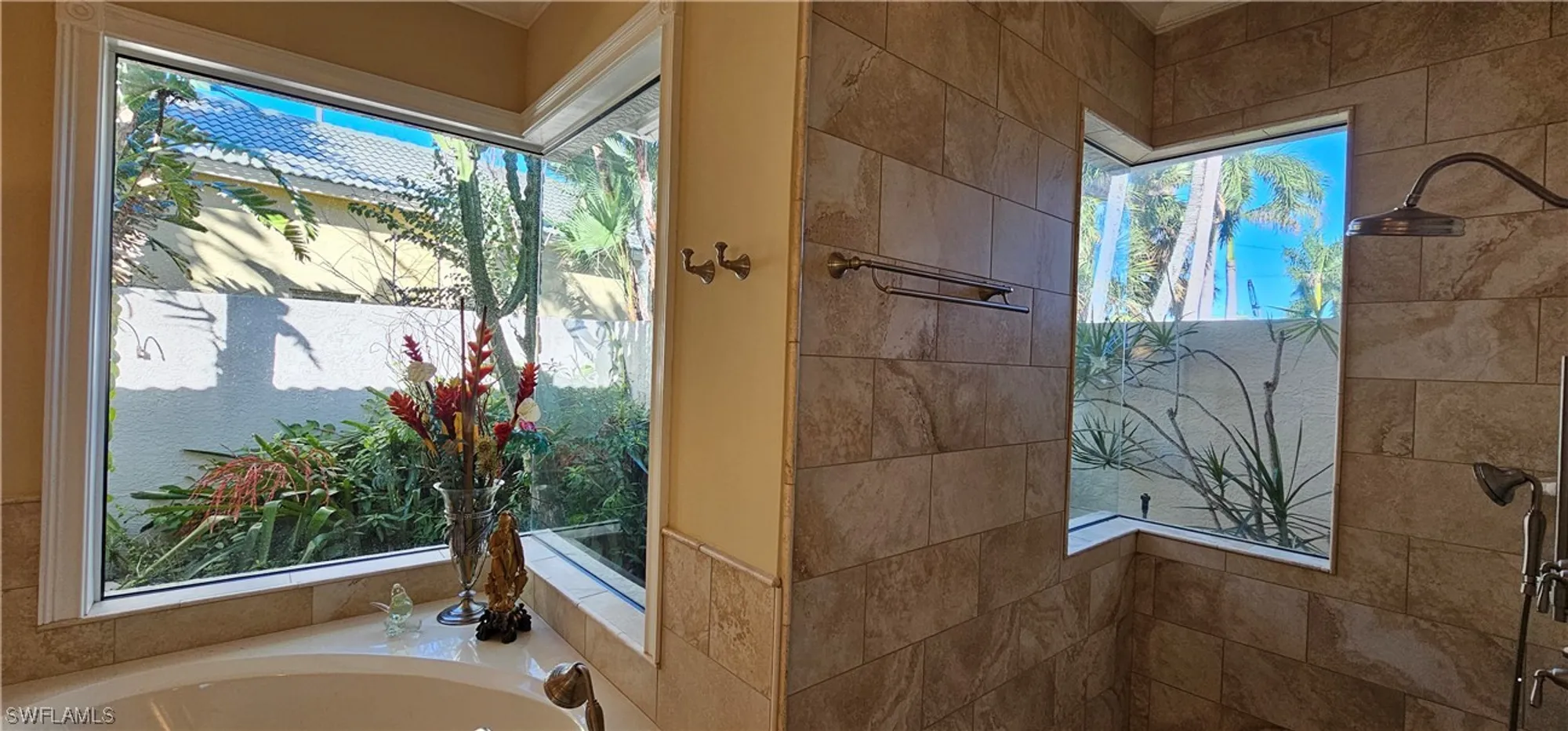 Property Slideshow image 15 of 25 | 300 mooring line dr, Naples, FL, 34102