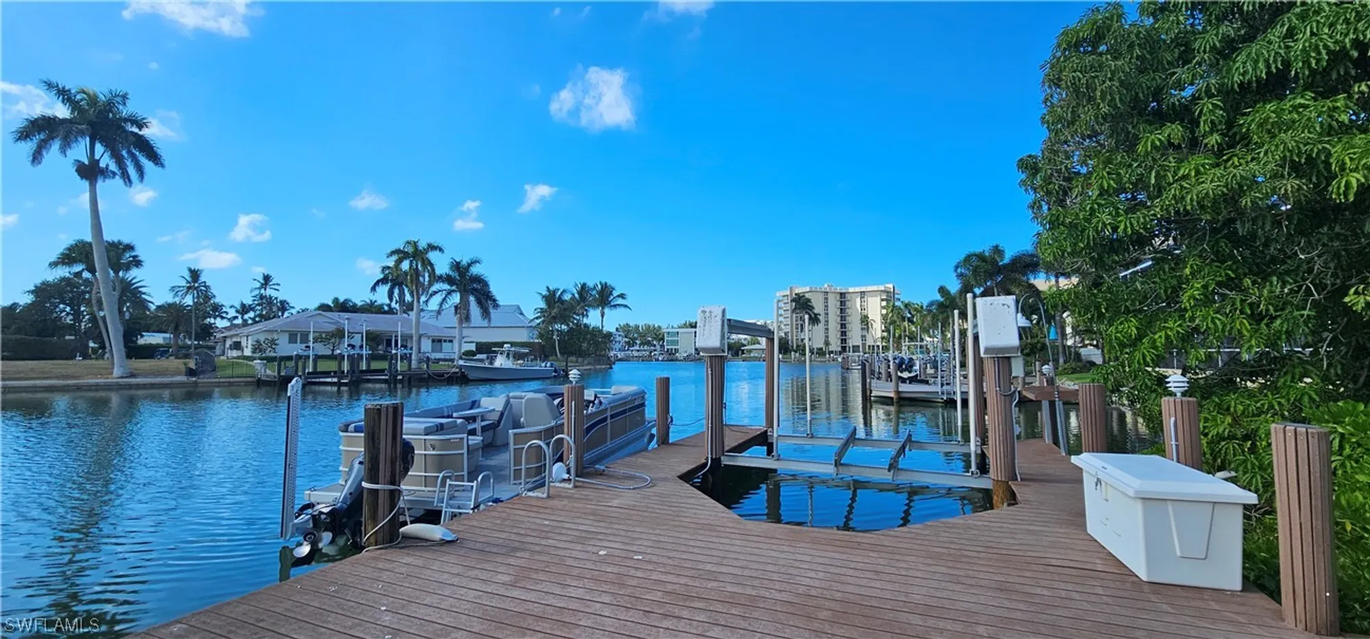 Property Slideshow image 3 of 25 | 300 mooring line dr, Naples, FL, 34102
