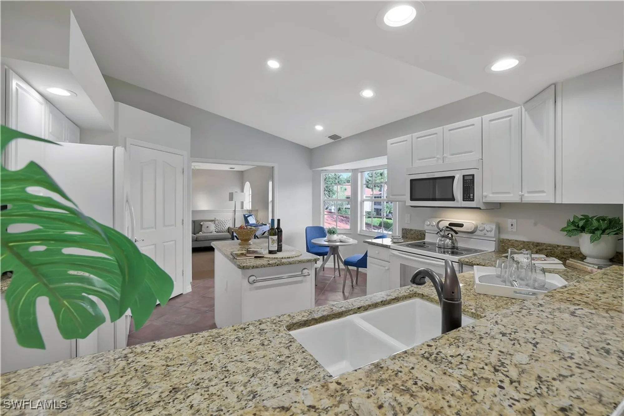 Property Slideshow image 6 of 17 | 6230 reserve cir 703, Naples, FL, 34119