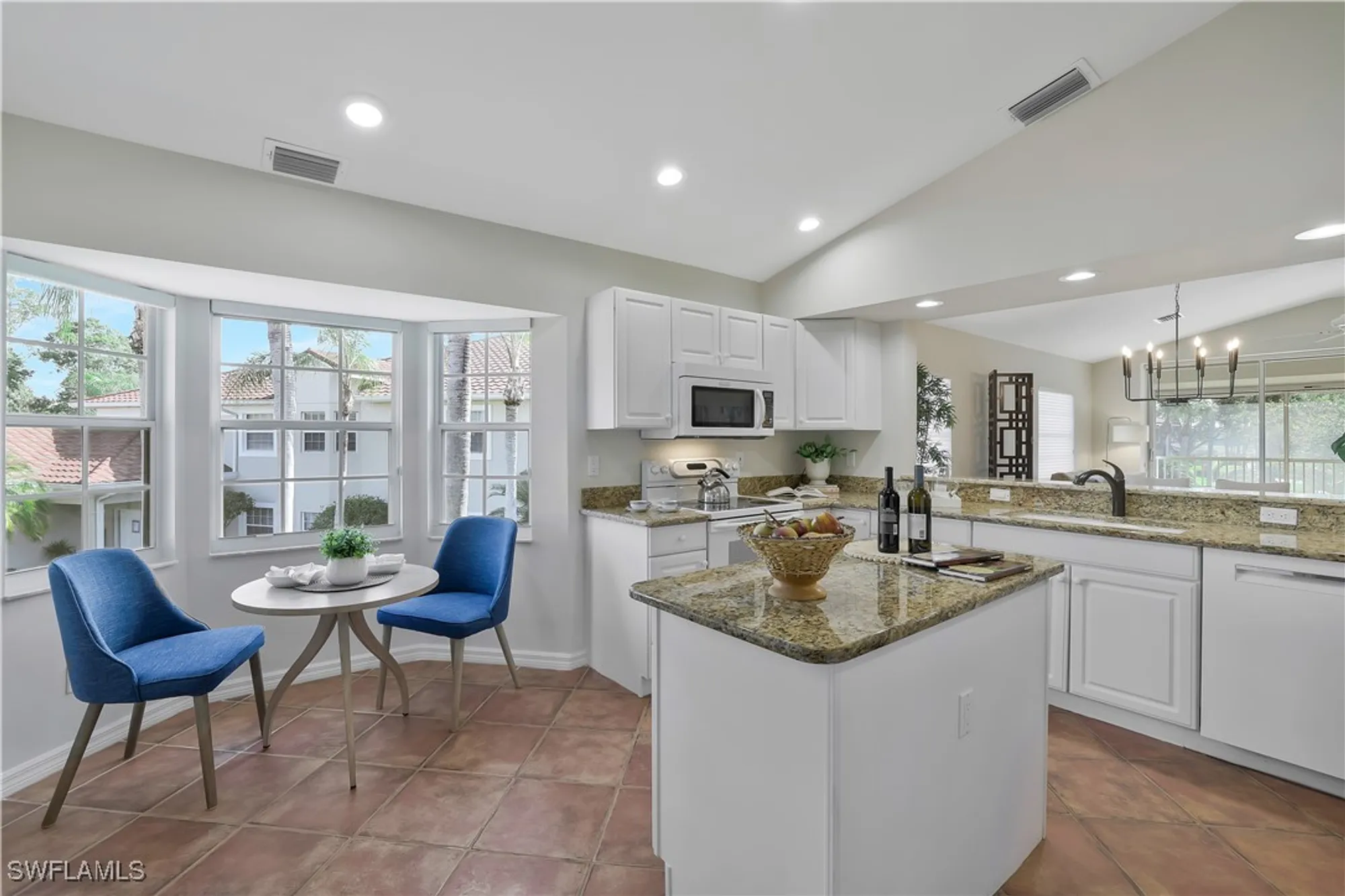 Property Slideshow image 7 of 17 | 6230 reserve cir 703, Naples, FL, 34119