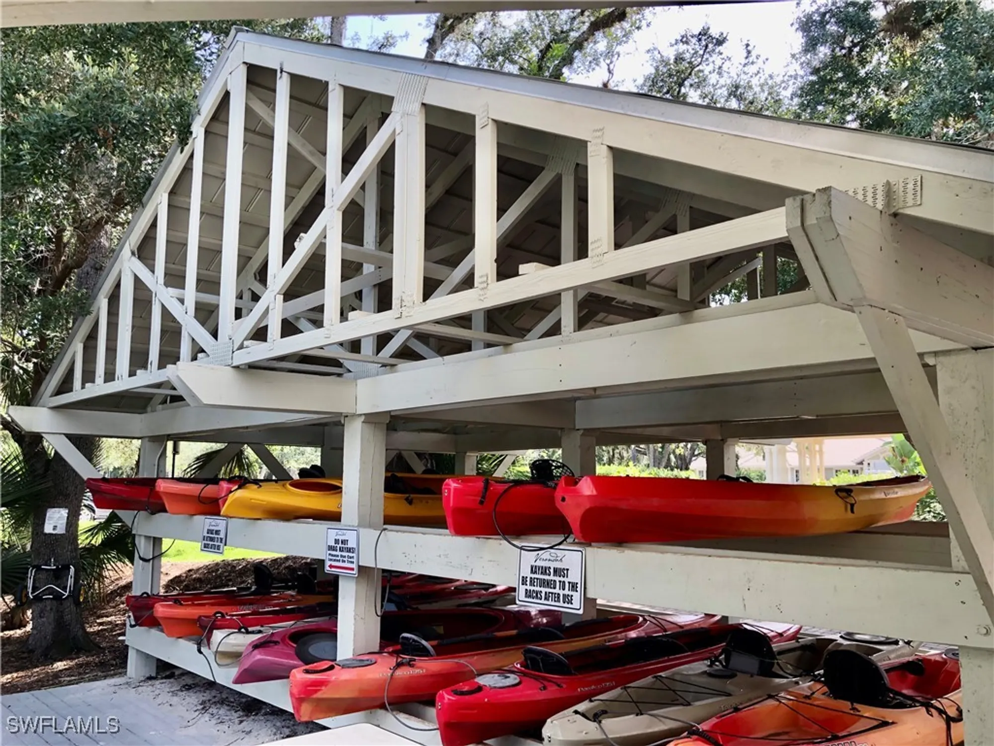 Property Slideshow image 41 of 50 | 3020 meandering way apt 201, Fort Myers, FL, 33905