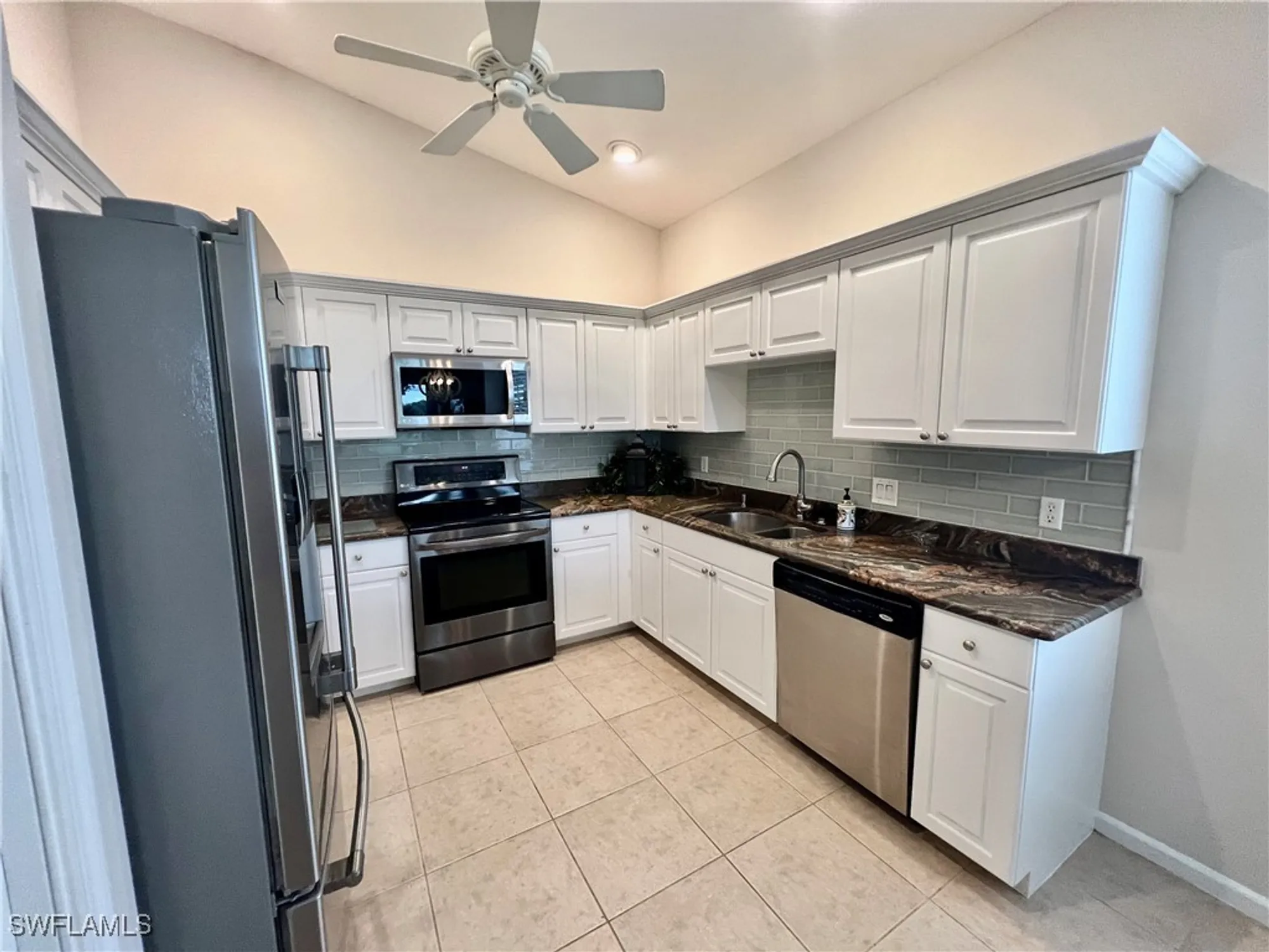 Property Slideshow image 9 of 50 | 3020 meandering way apt 201, Fort Myers, FL, 33905