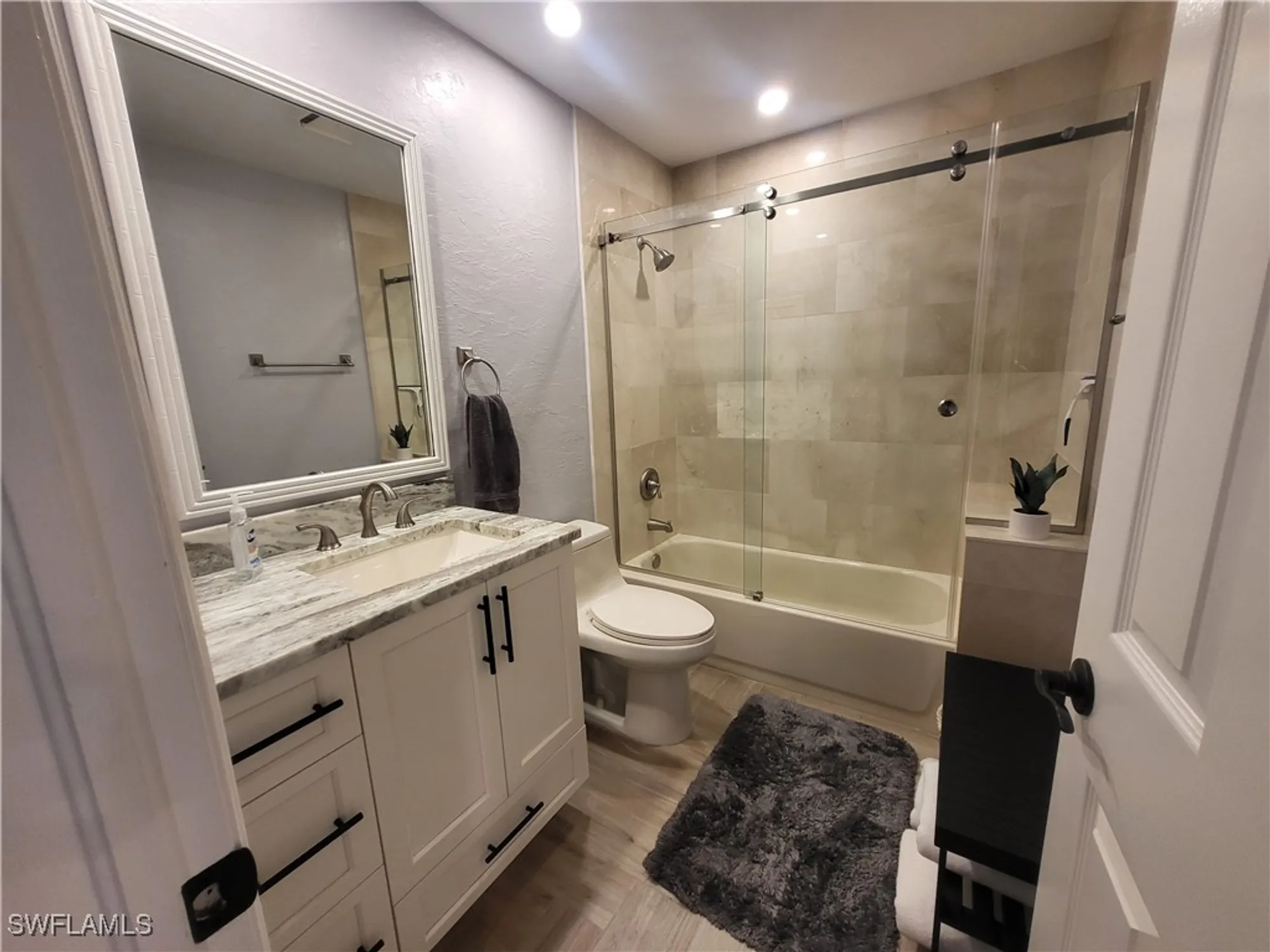 Property Slideshow image 17 of 24 | 11460 caravel cir 5016, Fort Myers, FL, 33908