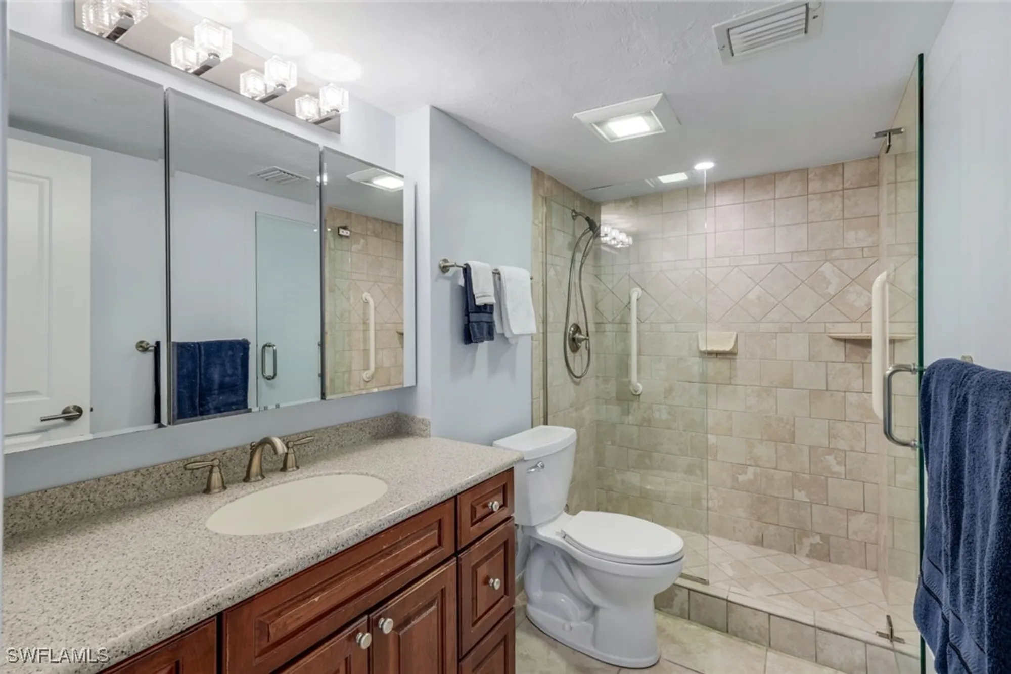Property Slideshow image 18 of 32 | 3450 gulf shore blvd 306, Naples, FL, 34103