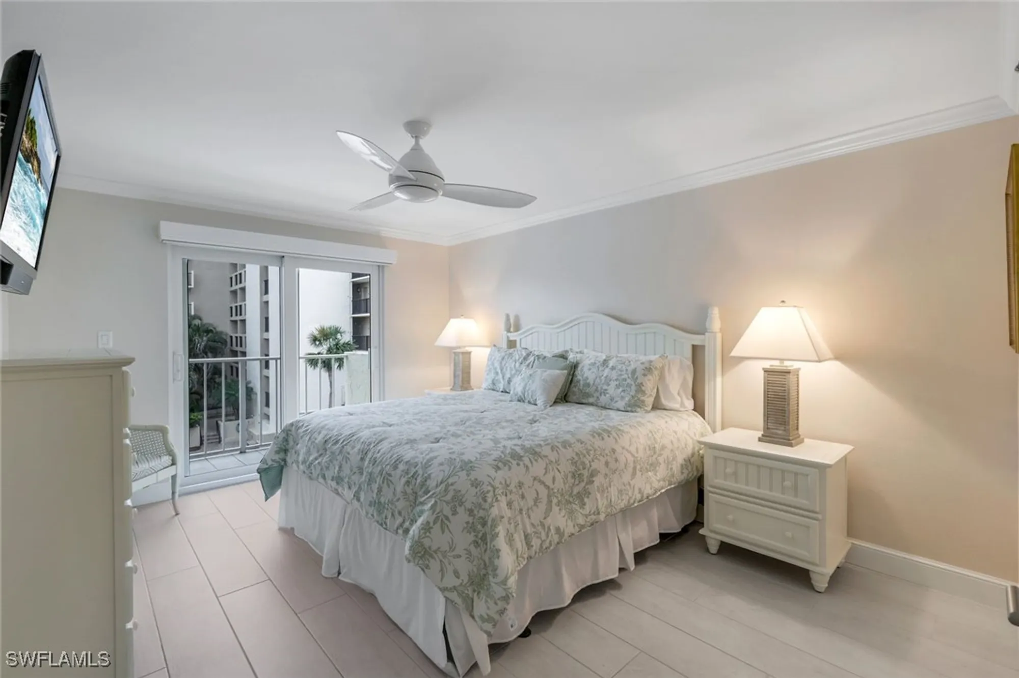 Property Slideshow image 19 of 32 | 3450 gulf shore blvd 306, Naples, FL, 34103