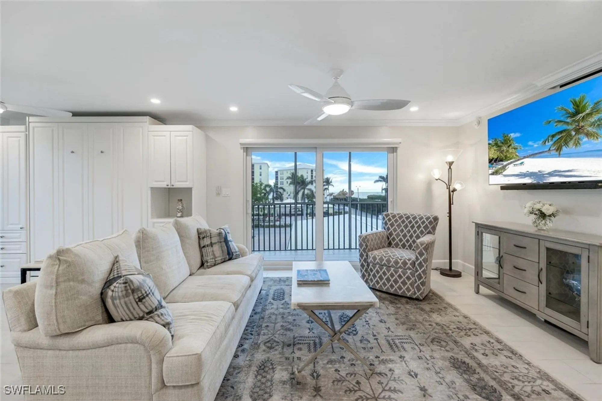 Property Slideshow image 10 of 32 | 3450 gulf shore blvd 306, Naples, FL, 34103