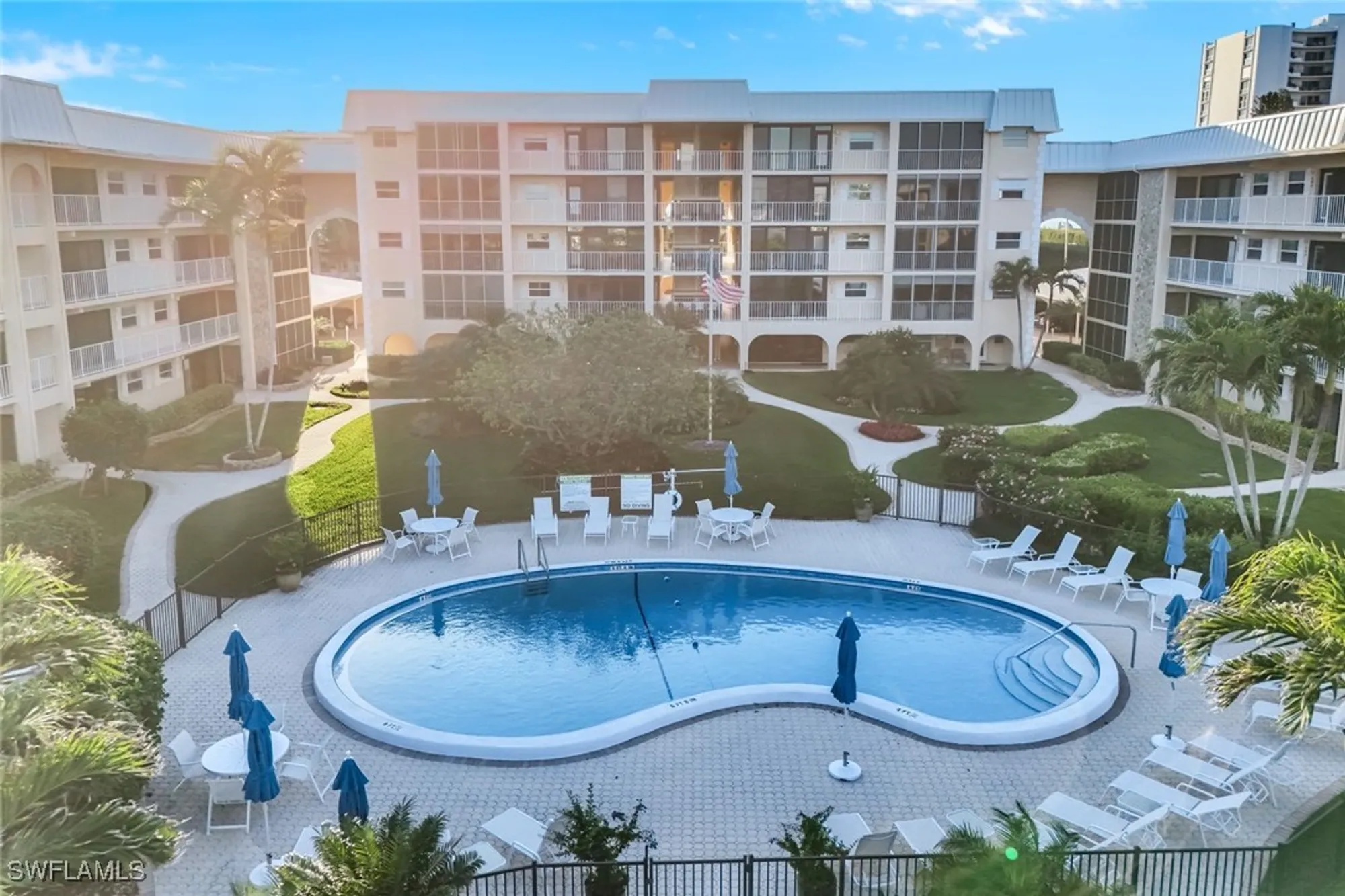 Property Slideshow image 25 of 32 | 3450 gulf shore blvd 306, Naples, FL, 34103