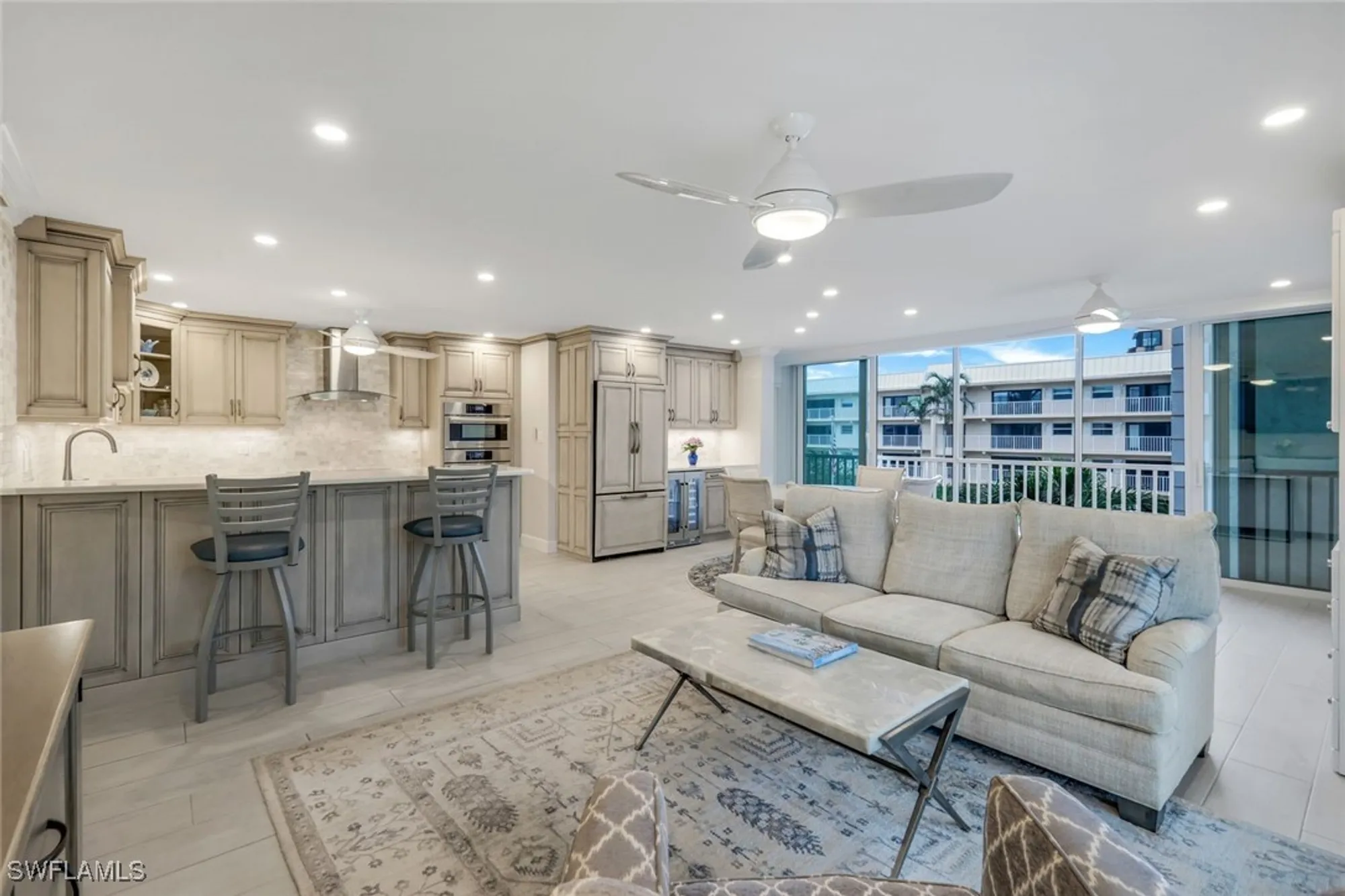 Property Slideshow image 7 of 32 | 3450 gulf shore blvd 306, Naples, FL, 34103