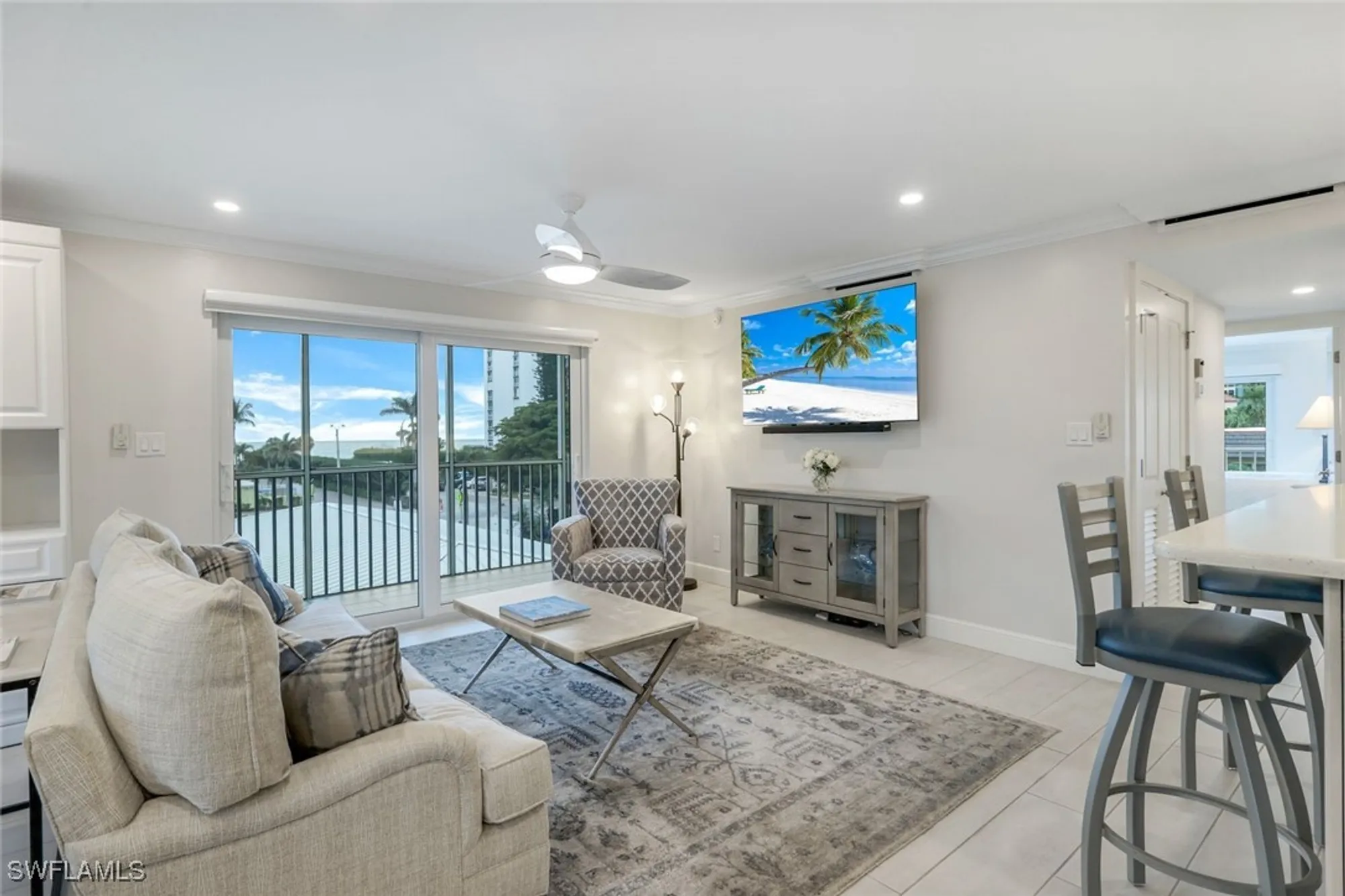 Property Slideshow image 9 of 32 | 3450 gulf shore blvd 306, Naples, FL, 34103