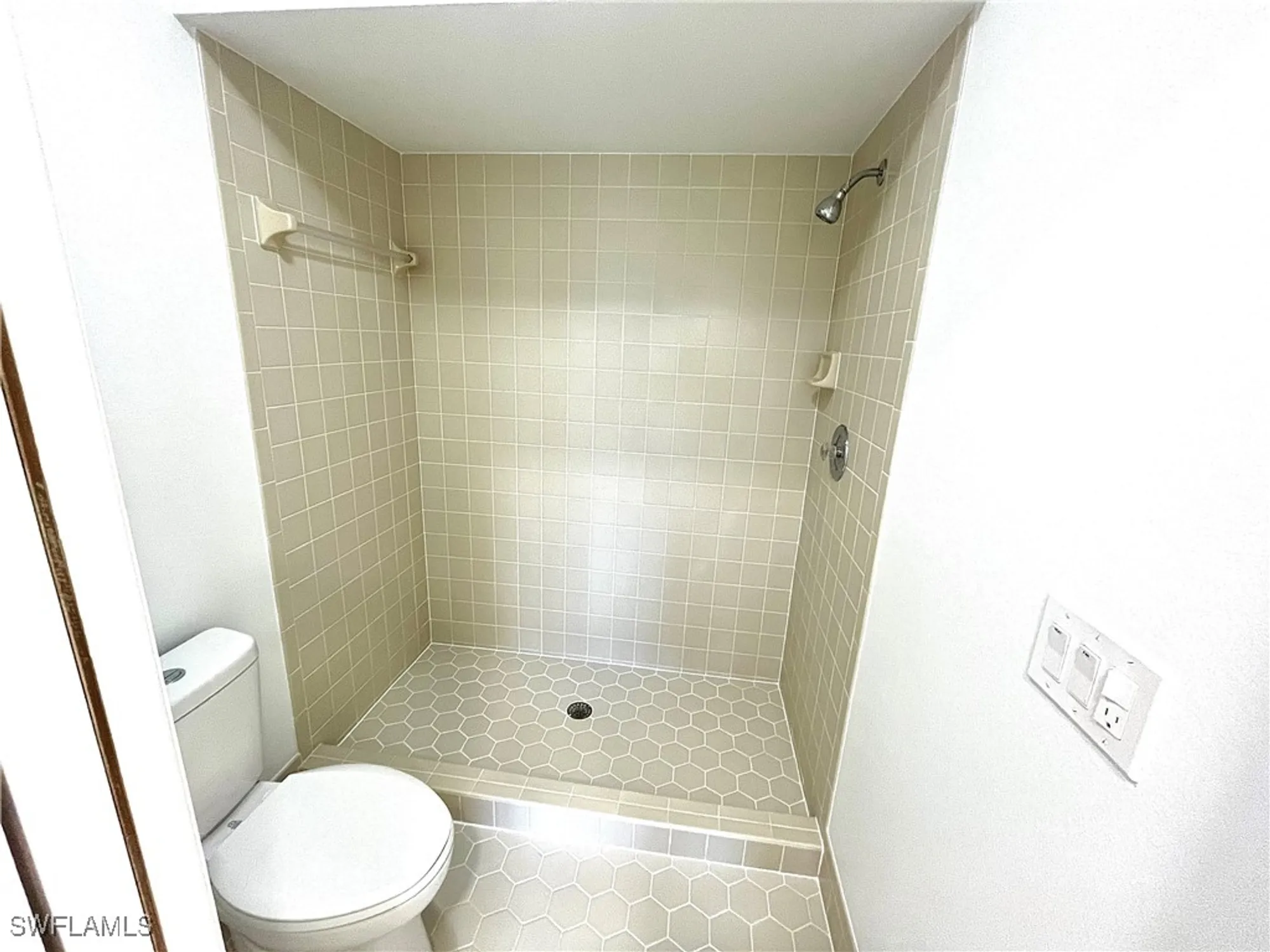 Property Slideshow image 14 of 31 | 1206 medinah dr, Fort Myers, FL, 33919