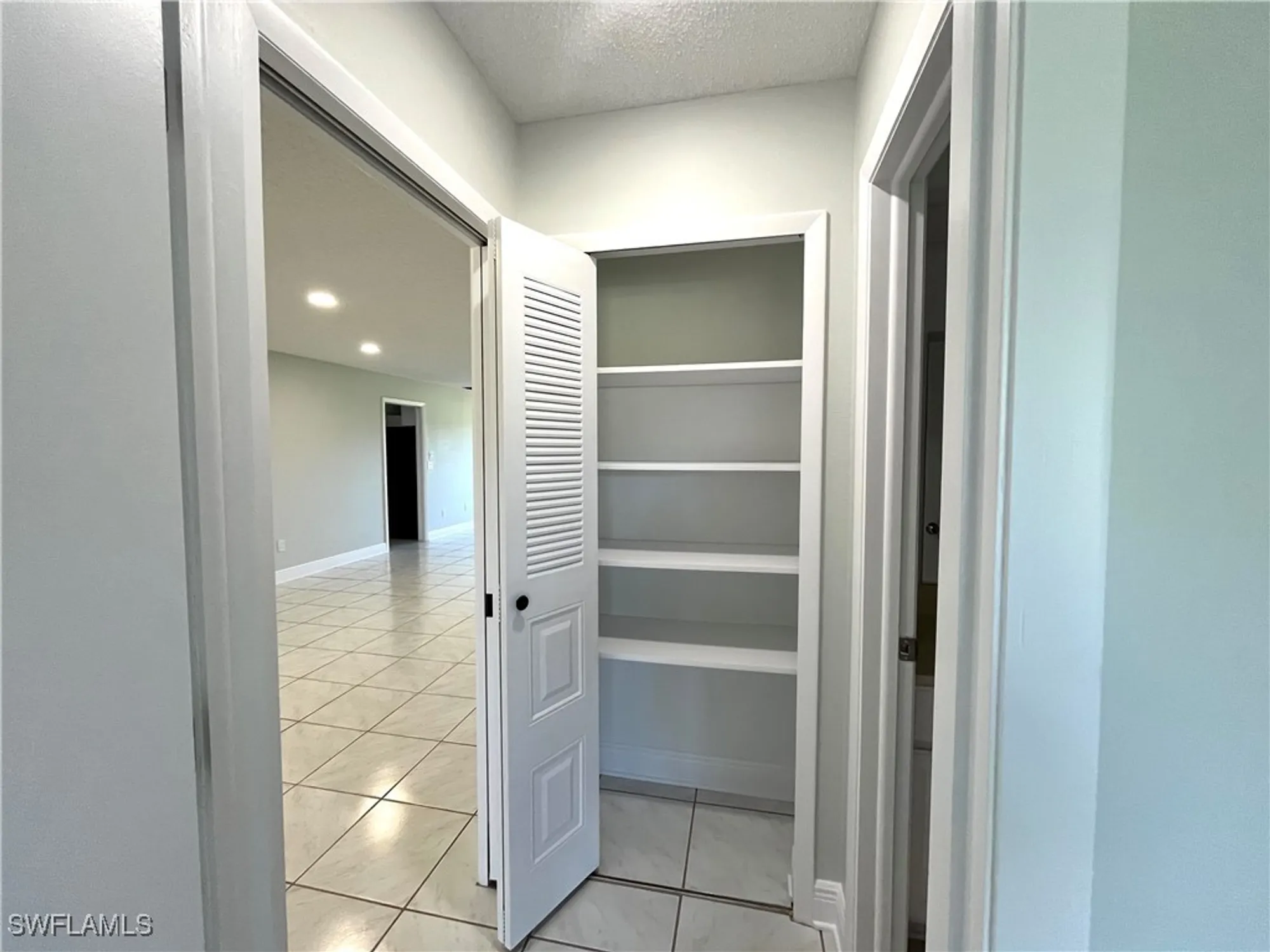 Property Slideshow image 13 of 31 | 1206 medinah dr, Fort Myers, FL, 33919