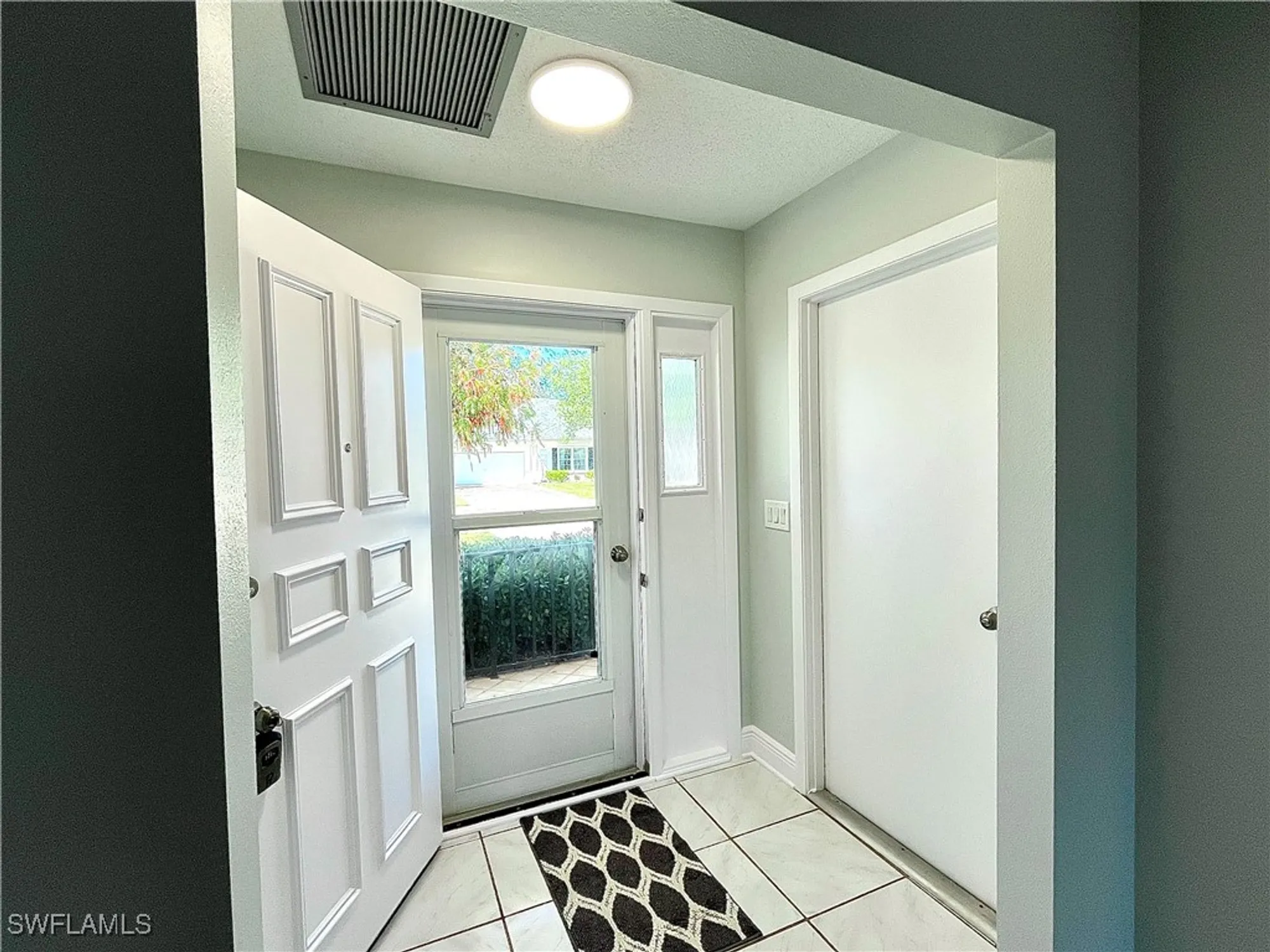 Property Slideshow image 2 of 31 | 1206 medinah dr, Fort Myers, FL, 33919