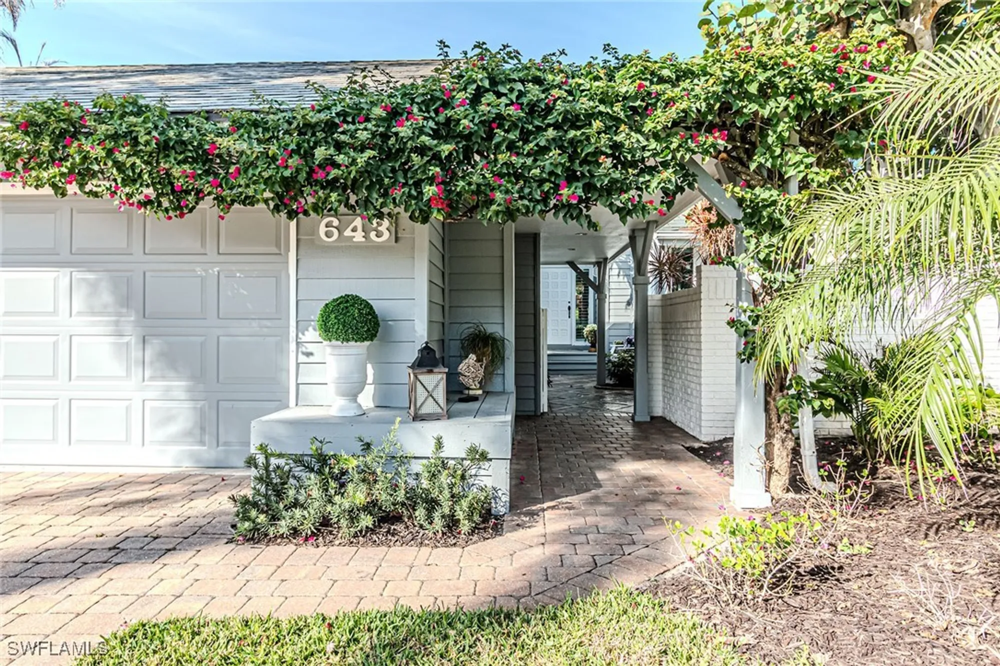 Property Slideshow image 1 of 43 | 643 bridgeway ln, Naples, FL, 34108