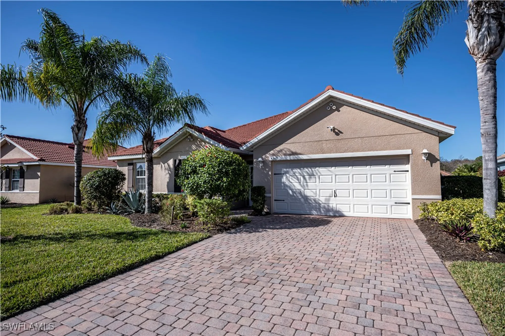 Property Slideshow image 3 of 39 | 3217 birch tree ln, Alva, FL, 33920