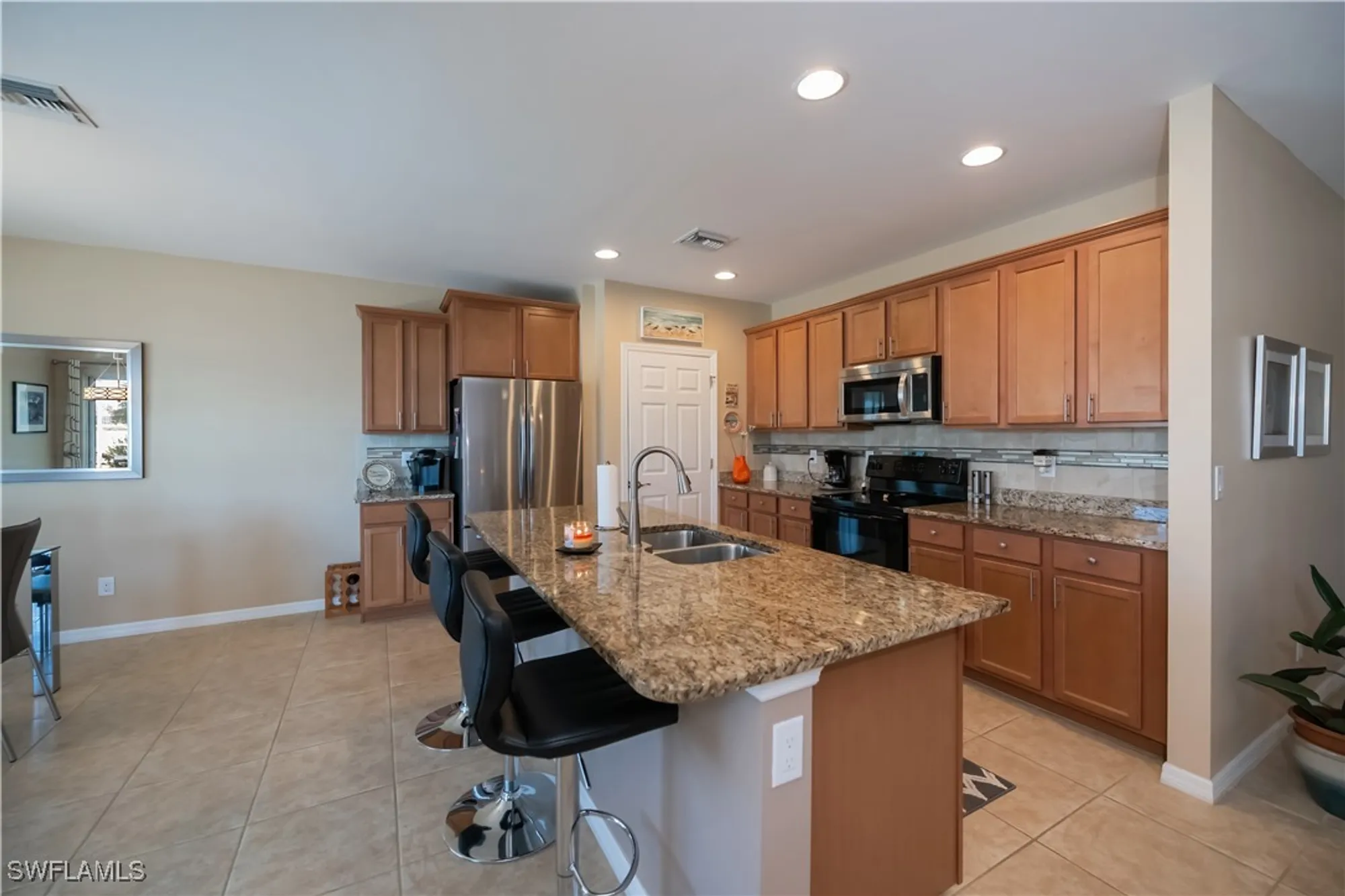 Property Slideshow image 7 of 39 | 3217 birch tree ln, Alva, FL, 33920