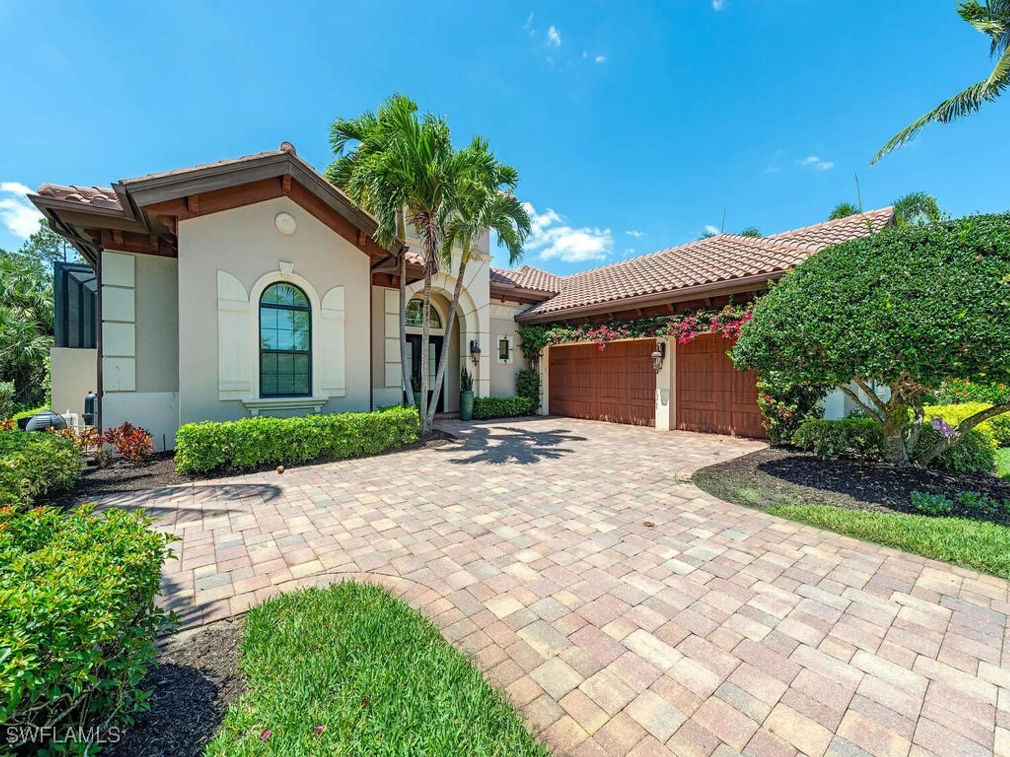 Property Slideshow image 1 of 39 | 6445 costa cir, Naples, FL, 34113