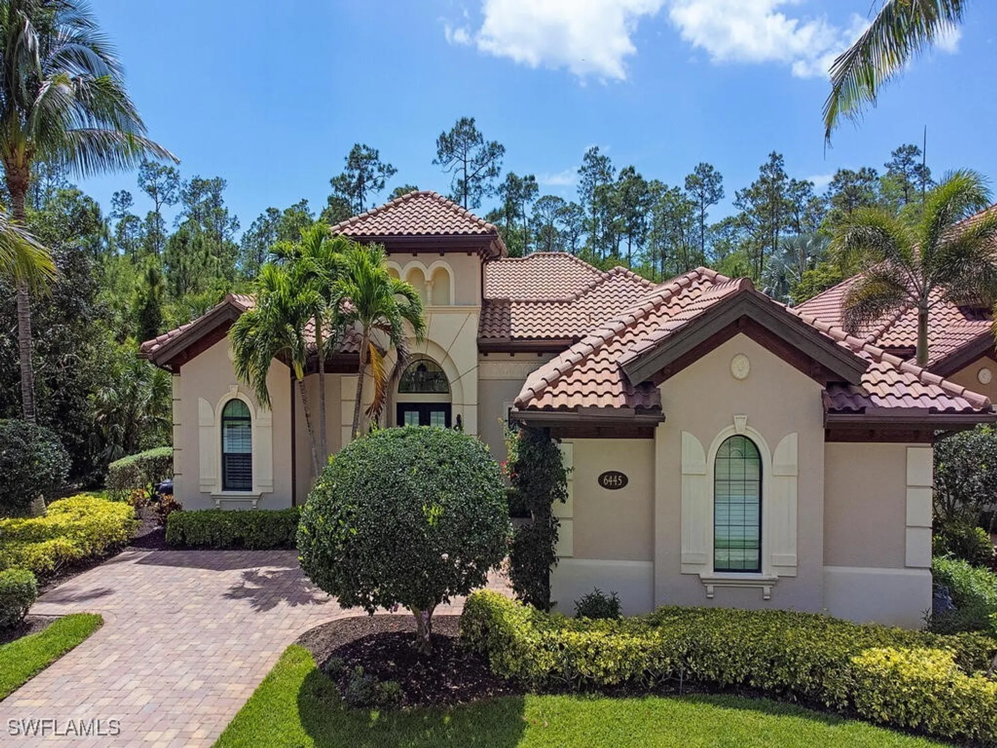 Property Slideshow image 2 of 39 | 6445 costa cir, Naples, FL, 34113