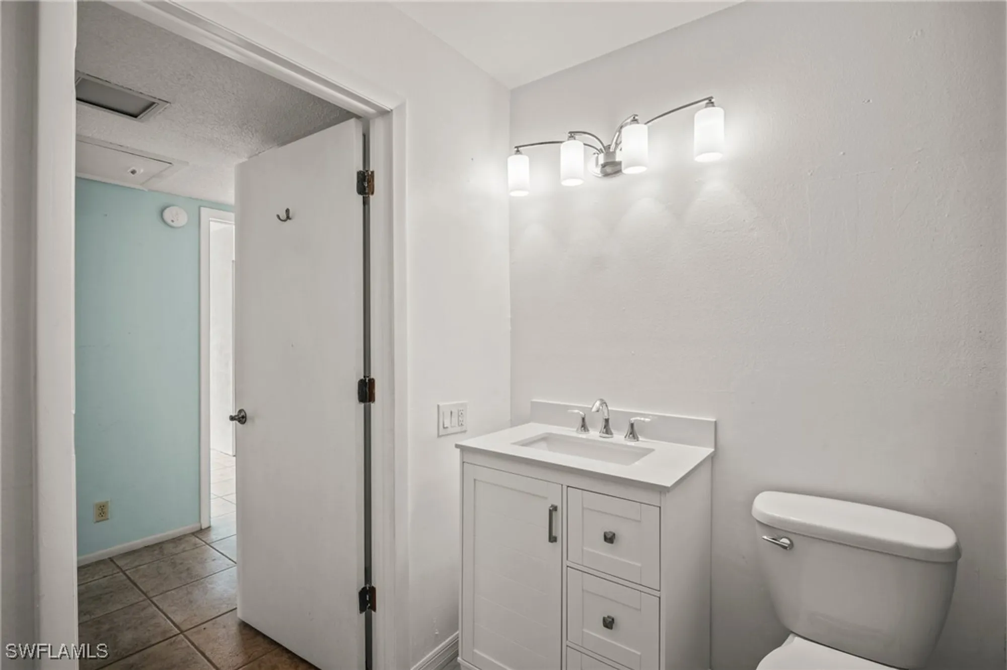 Property Slideshow image 24 of 47 | 1828 pine glade cir, Fort Myers, FL, 33907