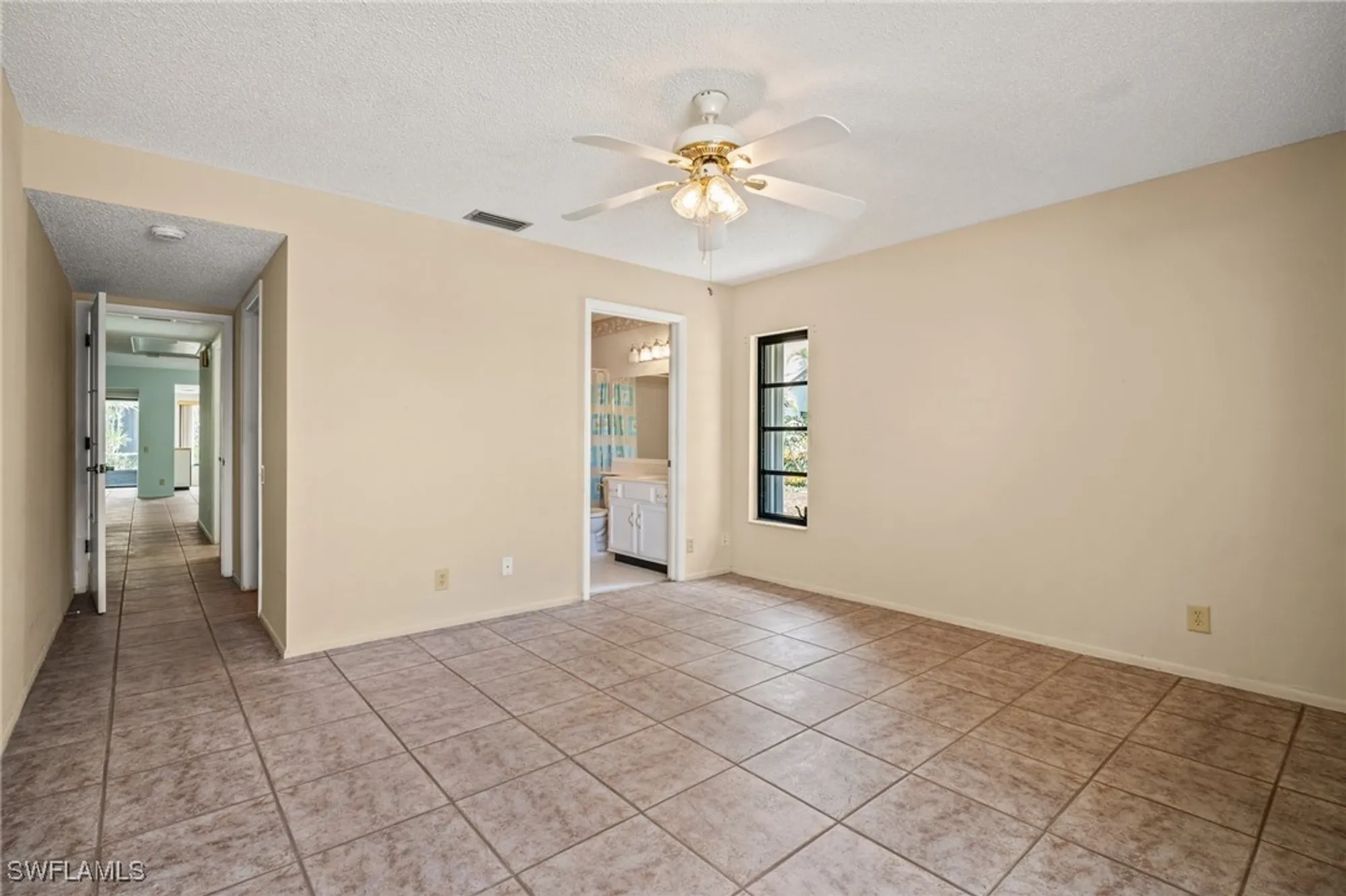Property Slideshow image 21 of 47 | 1828 pine glade cir, Fort Myers, FL, 33907