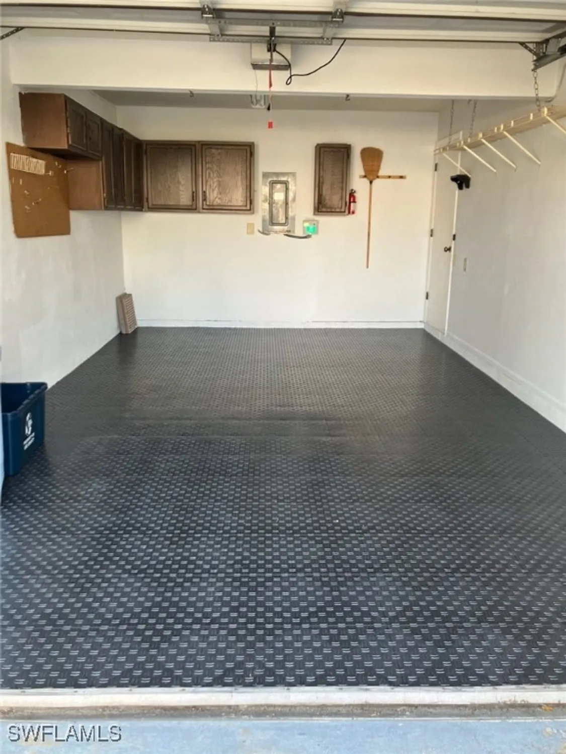 Property Slideshow image 34 of 47 | 1828 pine glade cir, Fort Myers, FL, 33907