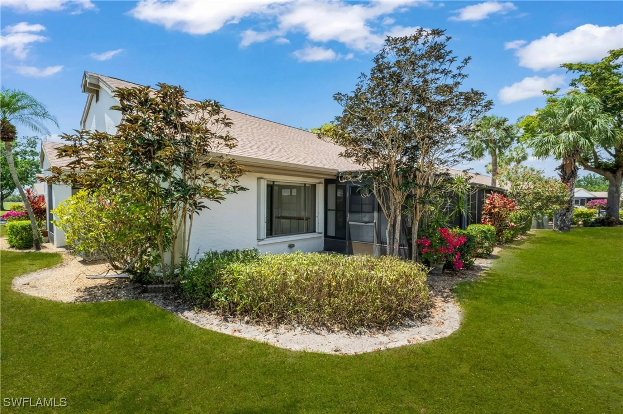 Property Slideshow image 3 of 47 | 1828 pine glade cir, Fort Myers, FL, 33907